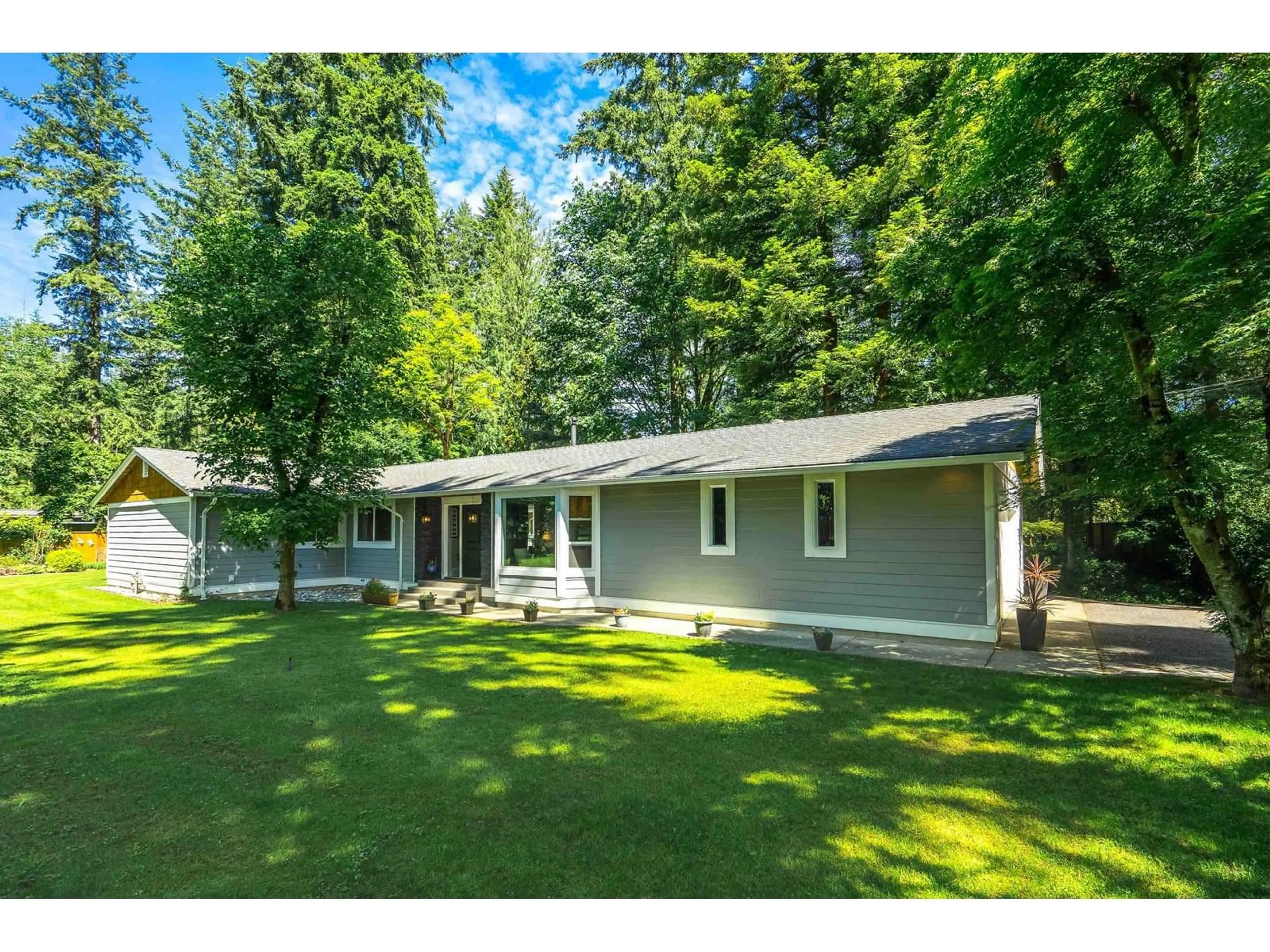 A pic from outside/outdoor area/front of a property/back of a property/a pic from drone, unknown for 23659 53A, Langley British Columbia V2Z2P4