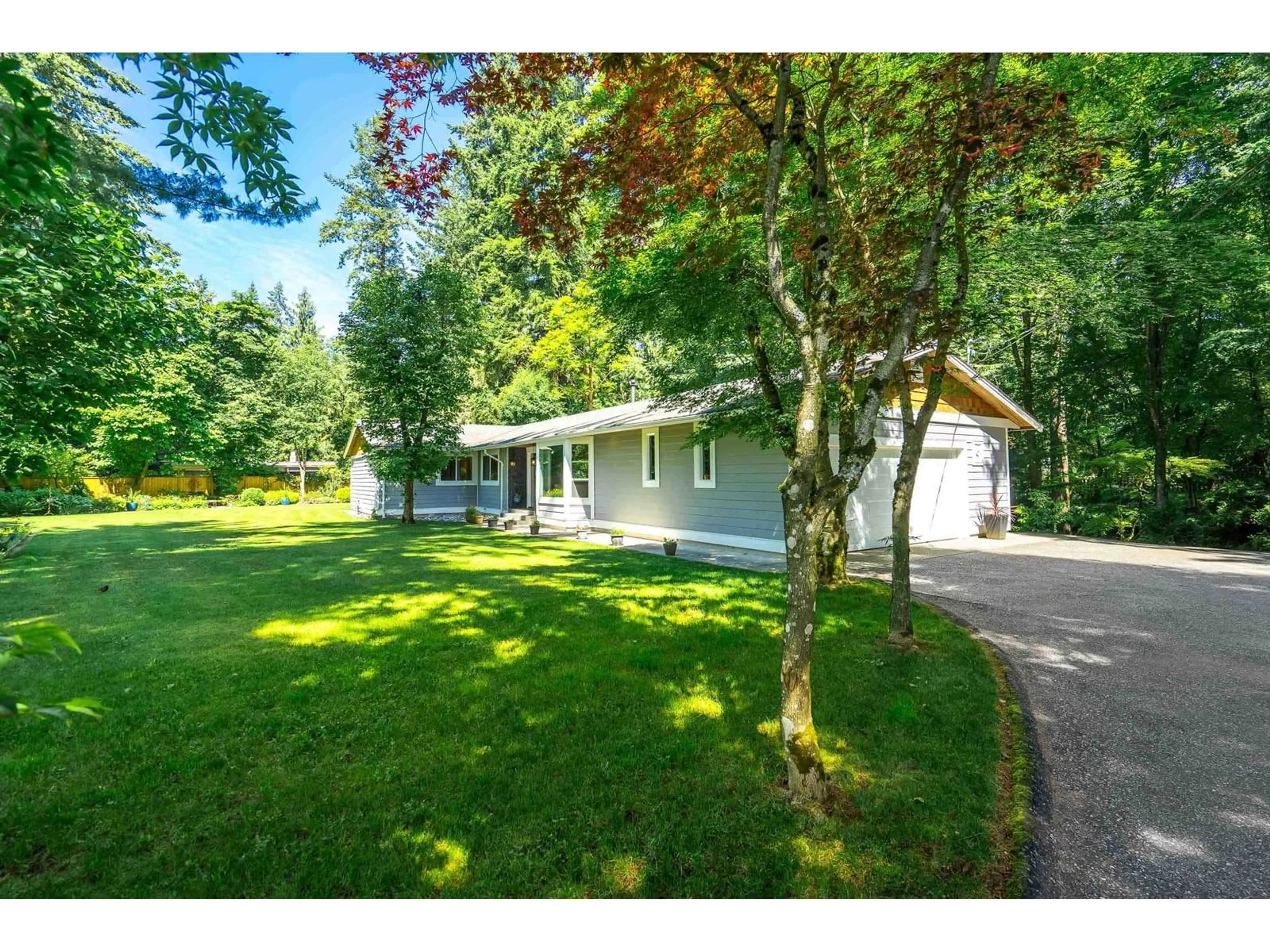 A pic from outside/outdoor area/front of a property/back of a property/a pic from drone, unknown for 23659 53A, Langley British Columbia V2Z2P4