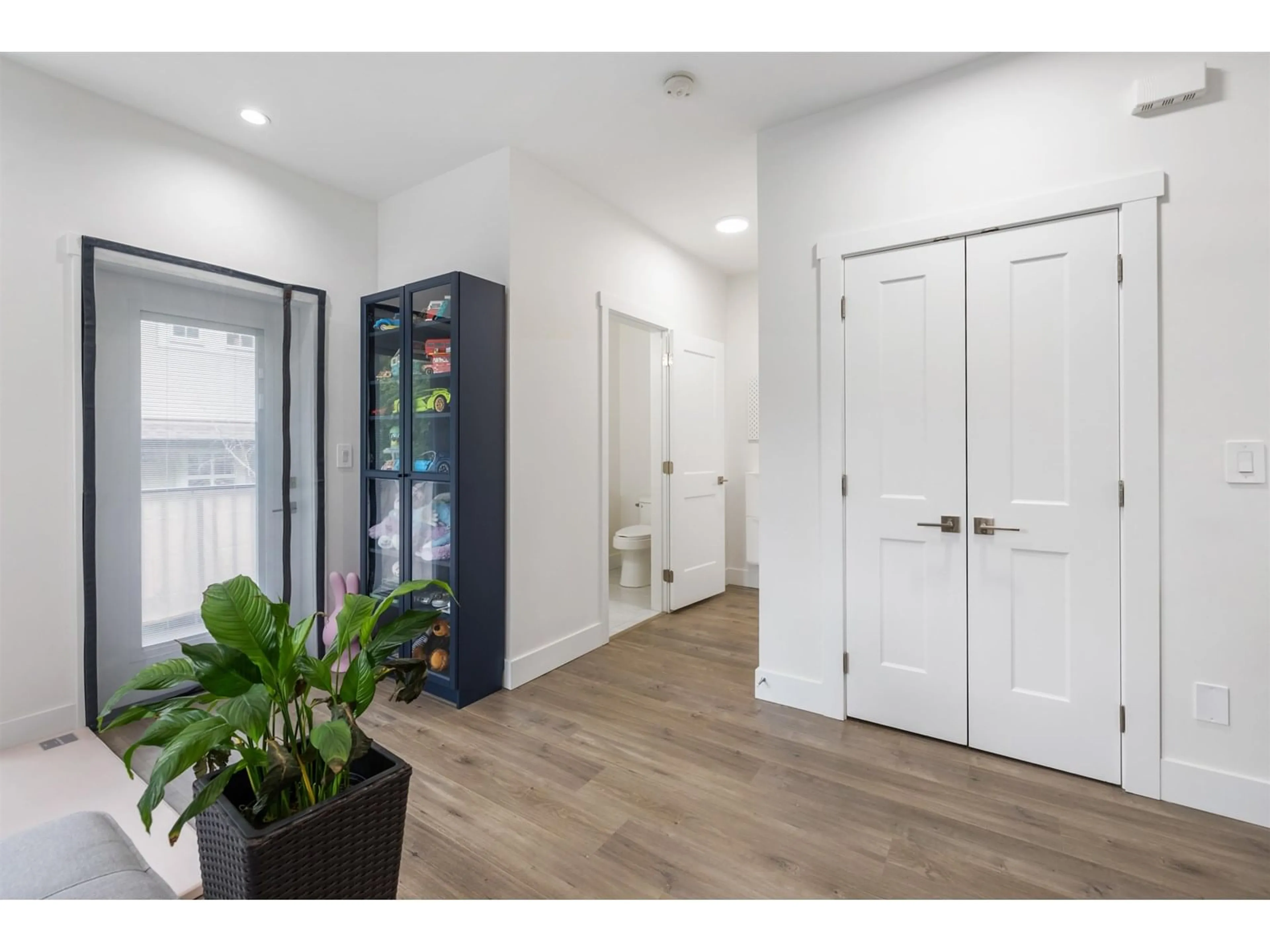 Indoor entryway for 11 - 8137 164, Surrey British Columbia V4N0P1