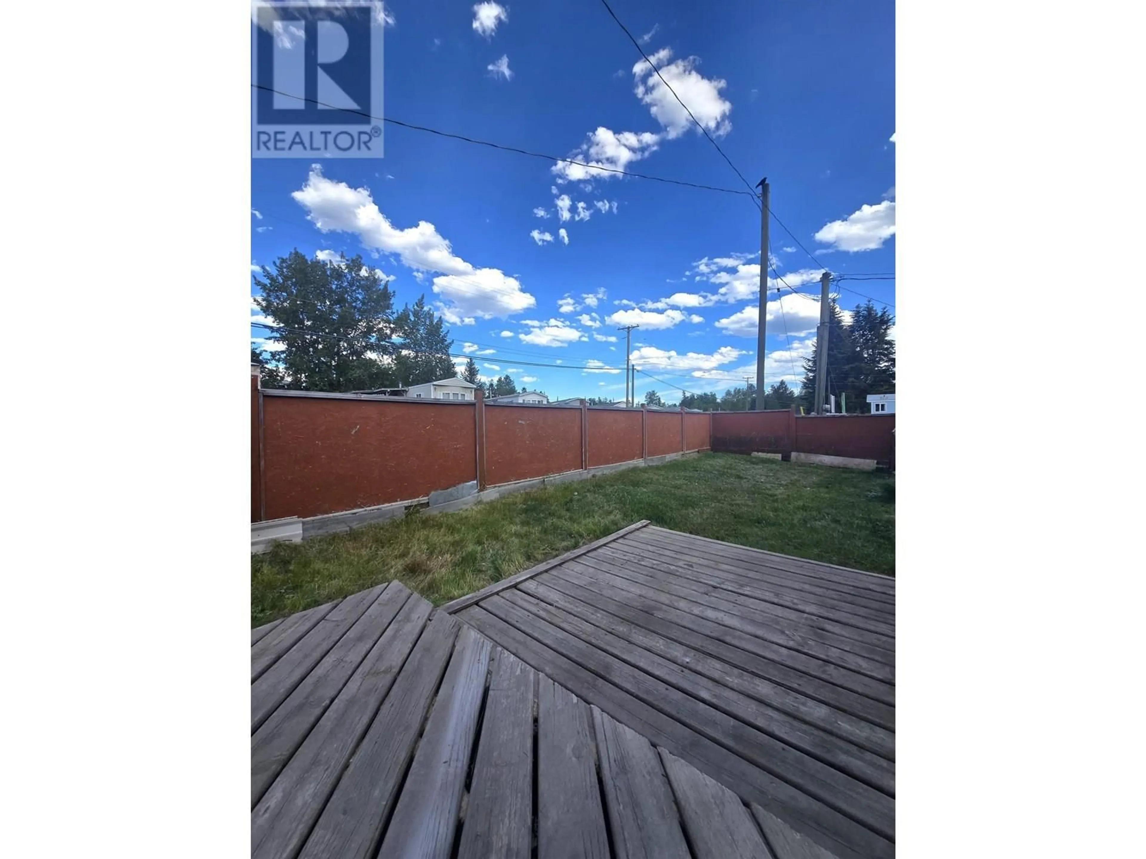 Patio, street for 18 - 5378 PARK DRIVE, 100 Mile House British Columbia V0K2E1