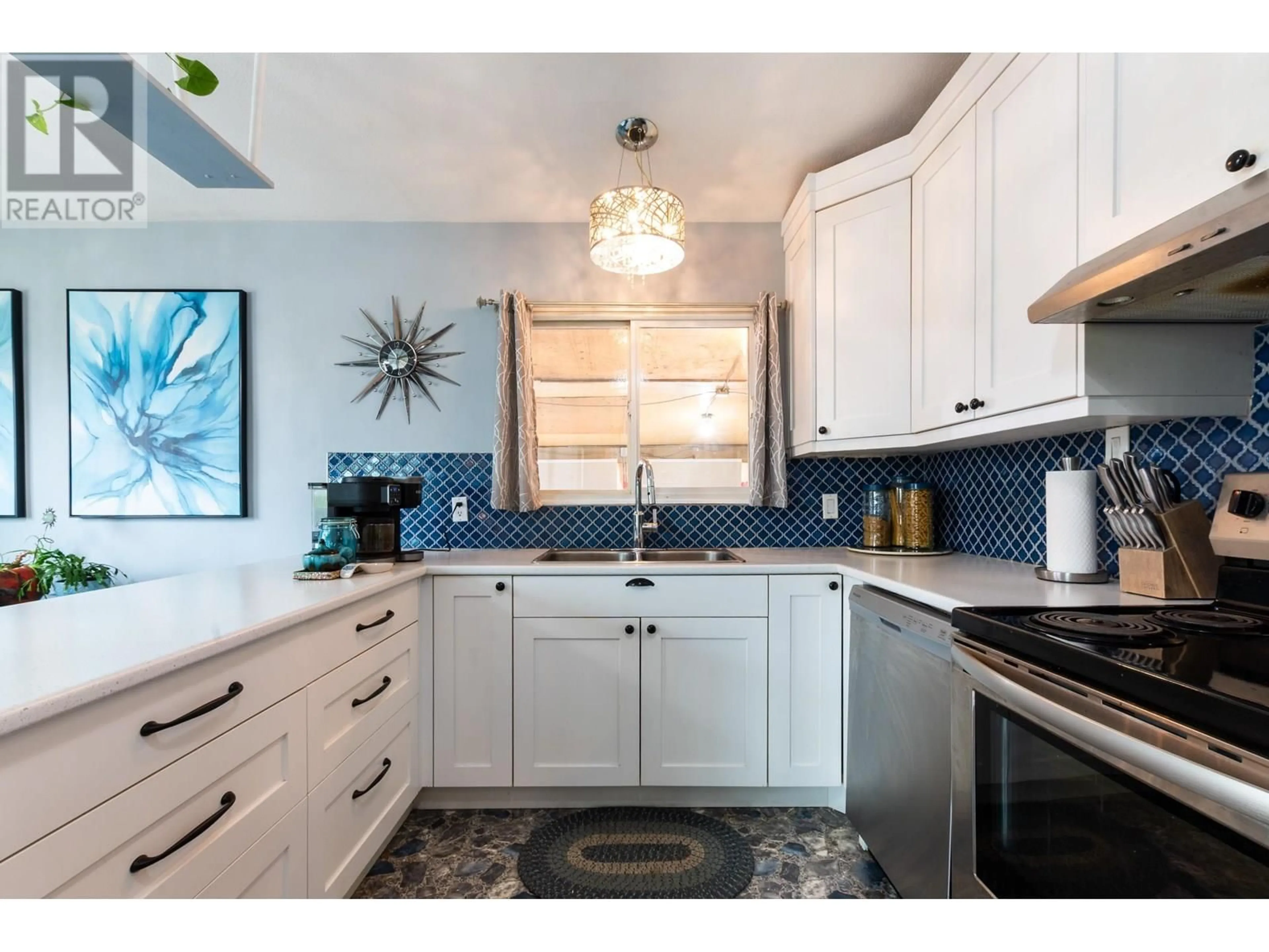 Contemporary kitchen, ceramic/tile floor for 285 KELLY STREET, Prince George British Columbia V2M3K2