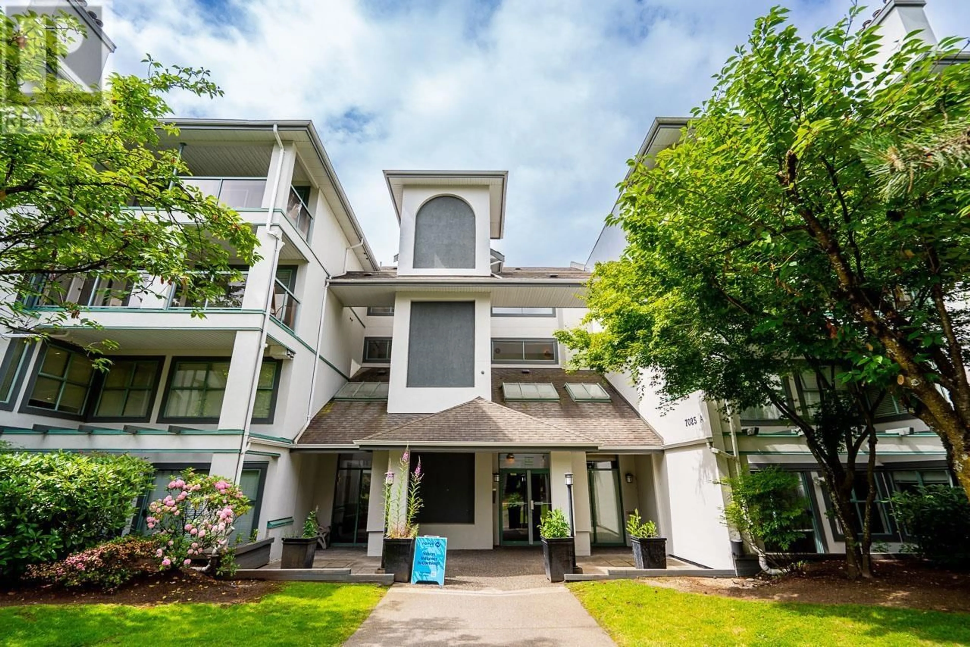 Indoor foyer for 205A - 7025 STRIDE AVENUE, Burnaby British Columbia V3N4Y1
