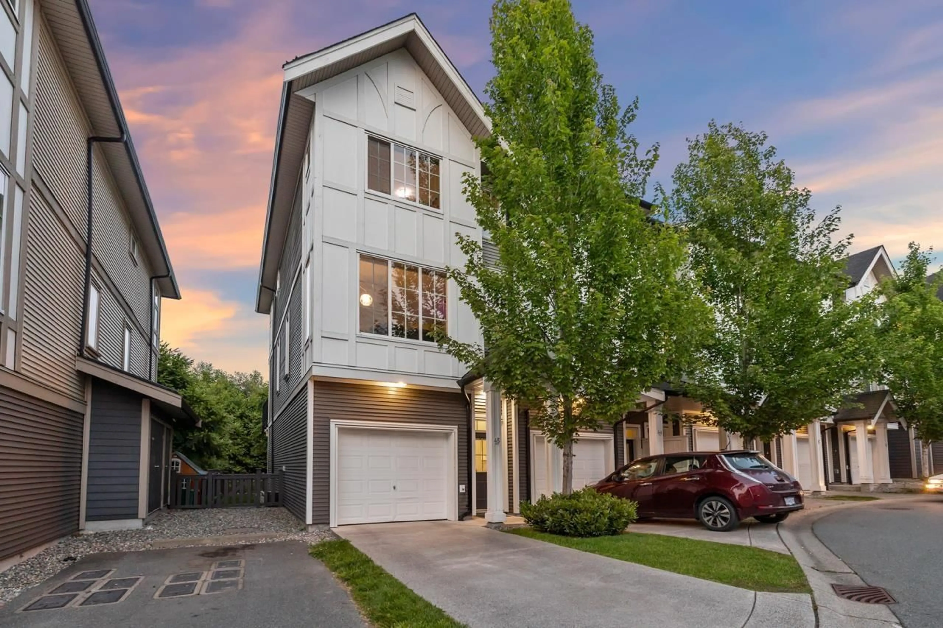A pic from outside/outdoor area/front of a property/back of a property/a pic from drone, street for 45 - 30989 WESTRIDGE, Abbotsford British Columbia V2T0E7