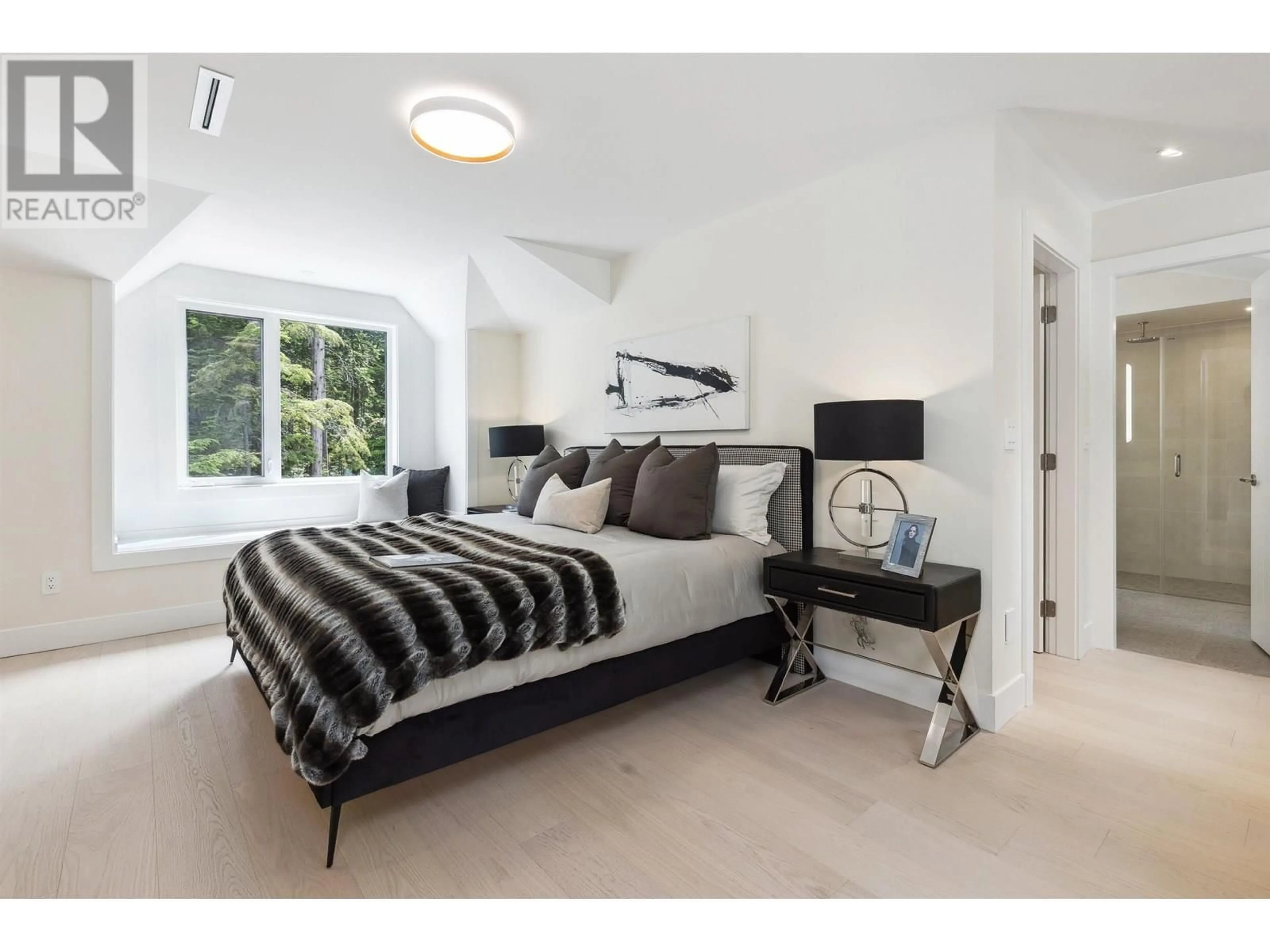 Bedroom with bed, unknown for 3529 ANNE MACDONALD WAY, North Vancouver British Columbia V7G2S7