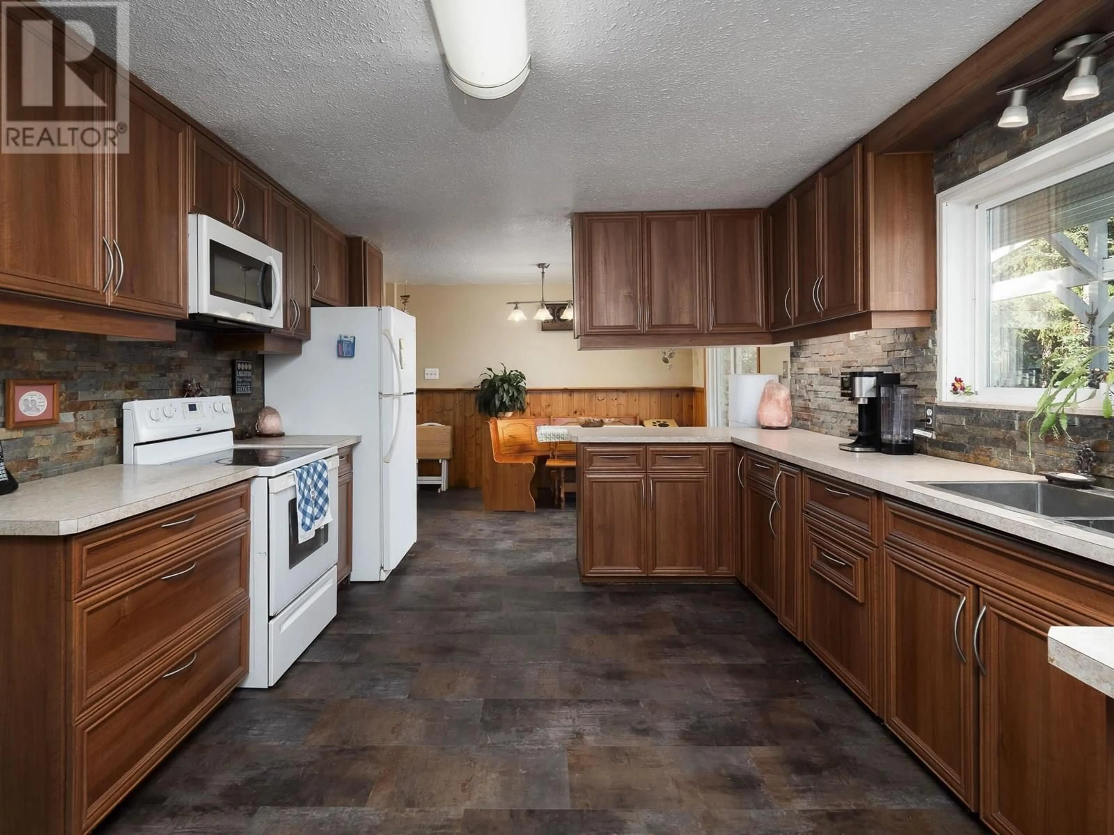 Standard kitchen, unknown for 18880 FOREST NURSERY ROAD, Prince George British Columbia V2N5Y7