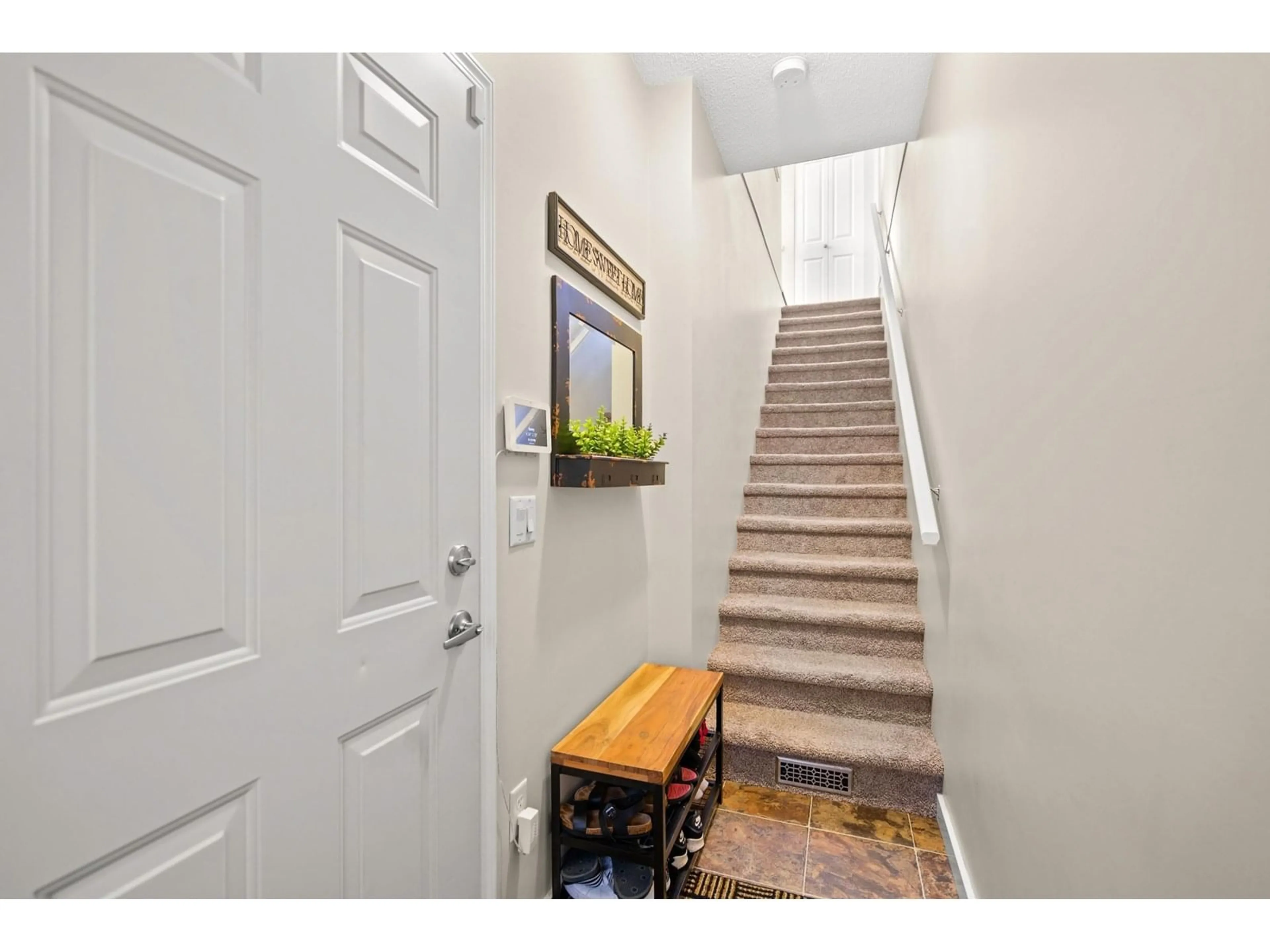 Indoor entryway for 37 - 20560 66, Langley British Columbia V2Y2Y8