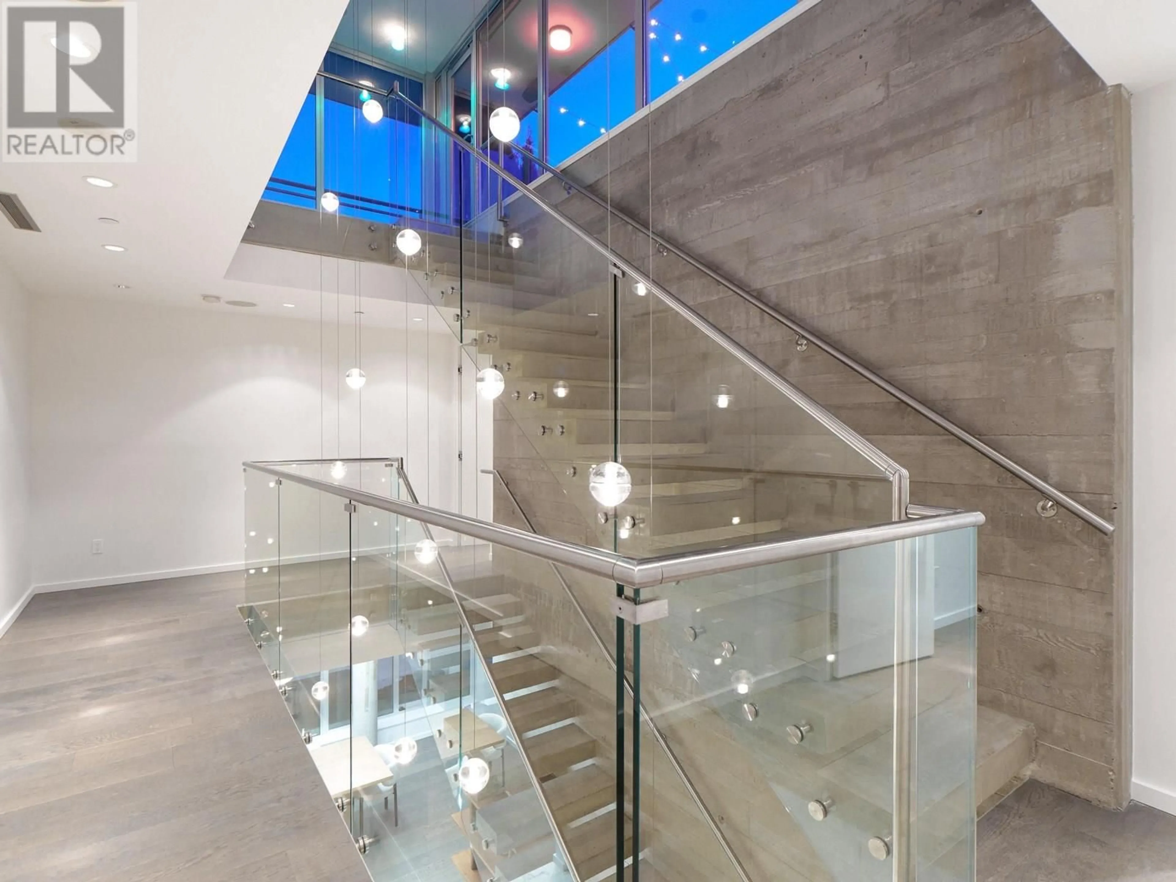 Indoor foyer for 801 - 221 UNION STREET, Vancouver British Columbia V6A0B4