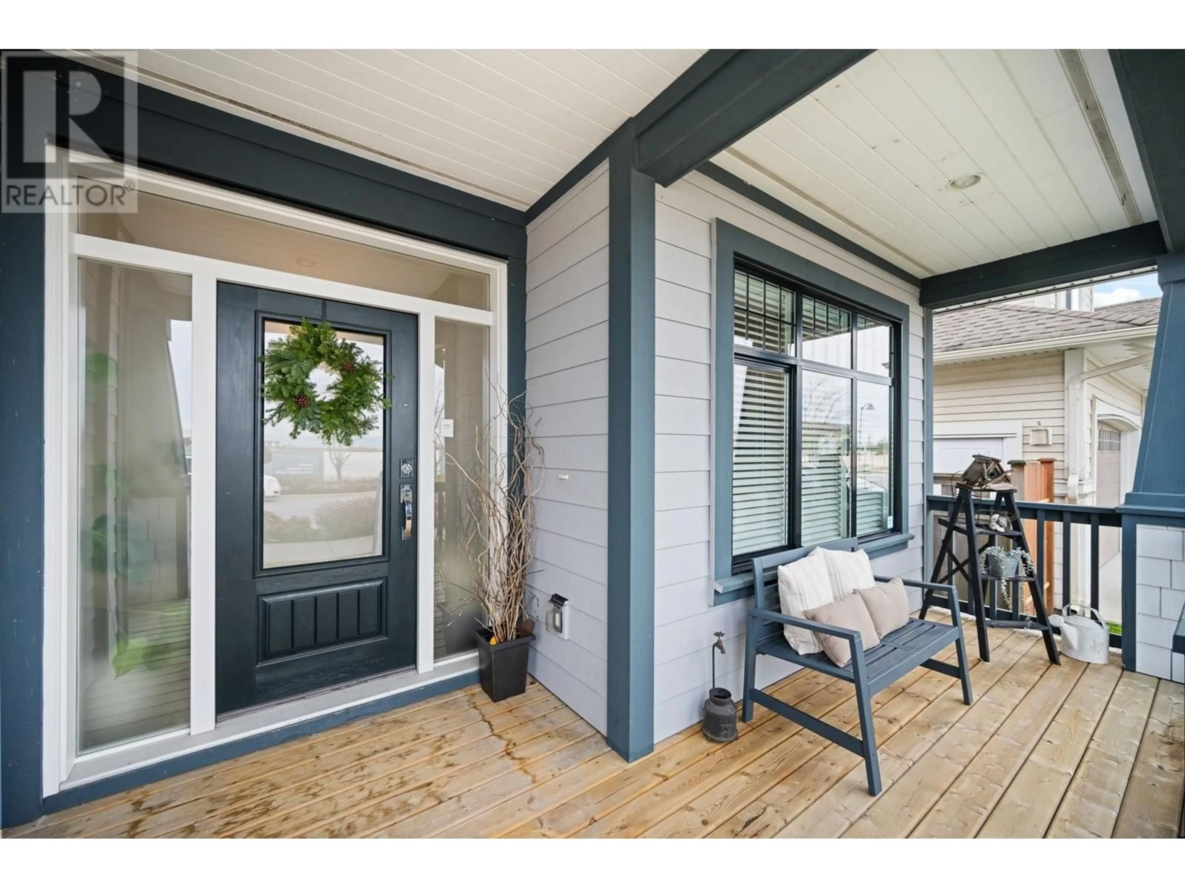 Indoor entryway for 4676 BLUE HERON WAY, Tsawwassen British Columbia V4M0A8