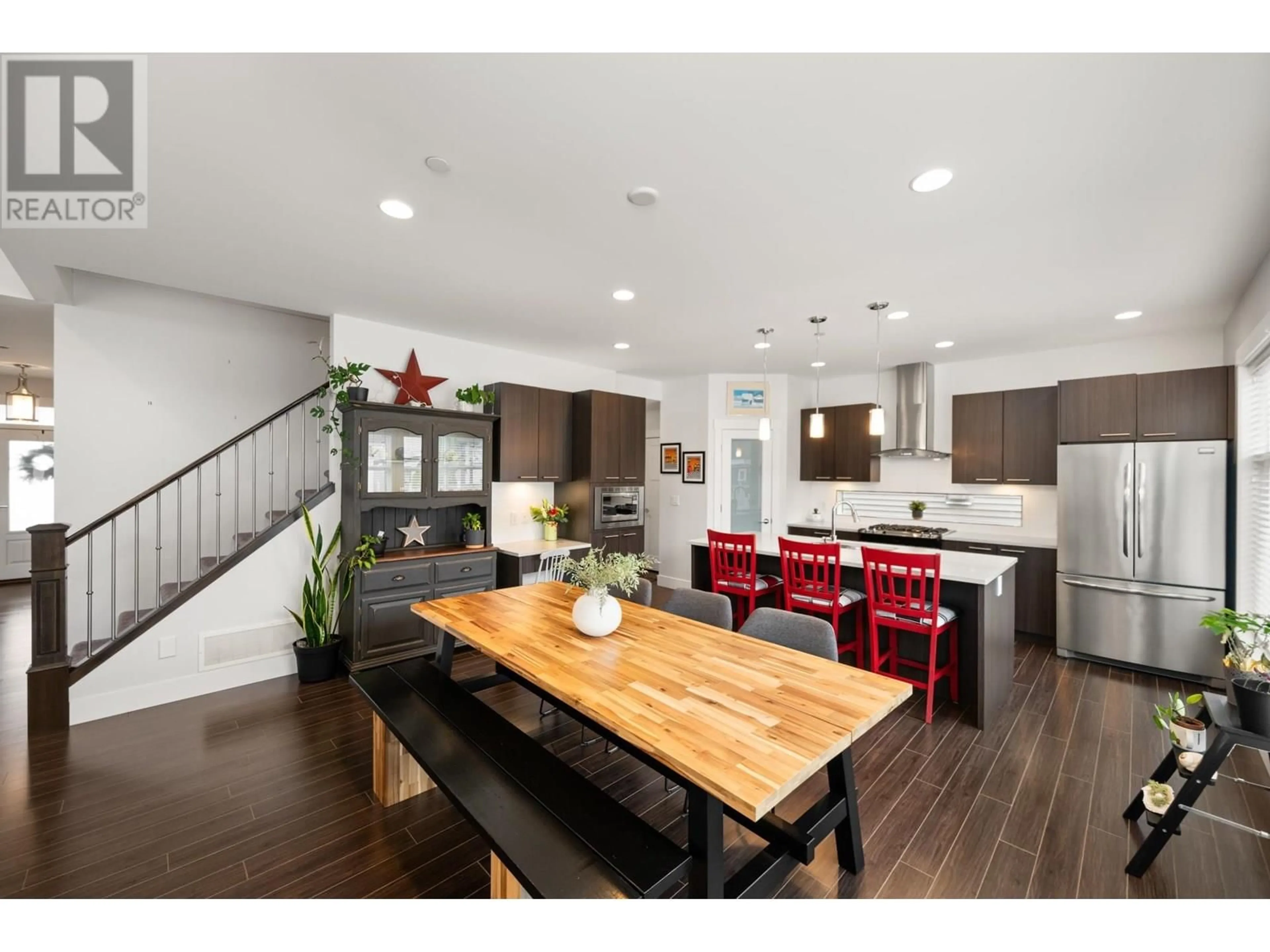 Open concept kitchen, wood/laminate floor for 4676 BLUE HERON WAY, Tsawwassen British Columbia V4M0A8