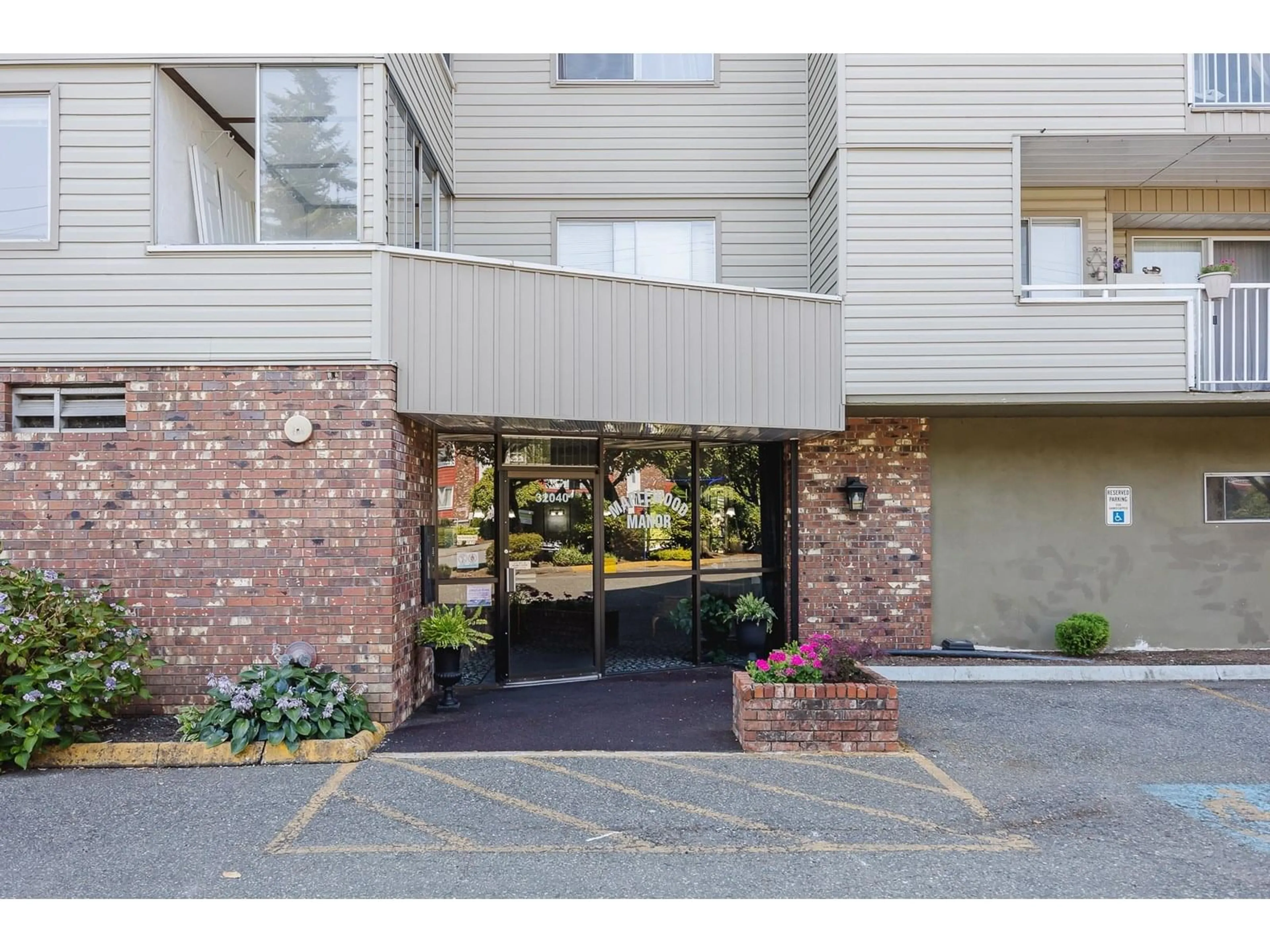 Indoor foyer for 309 - 32040 TIMS, Abbotsford British Columbia V2T2H2