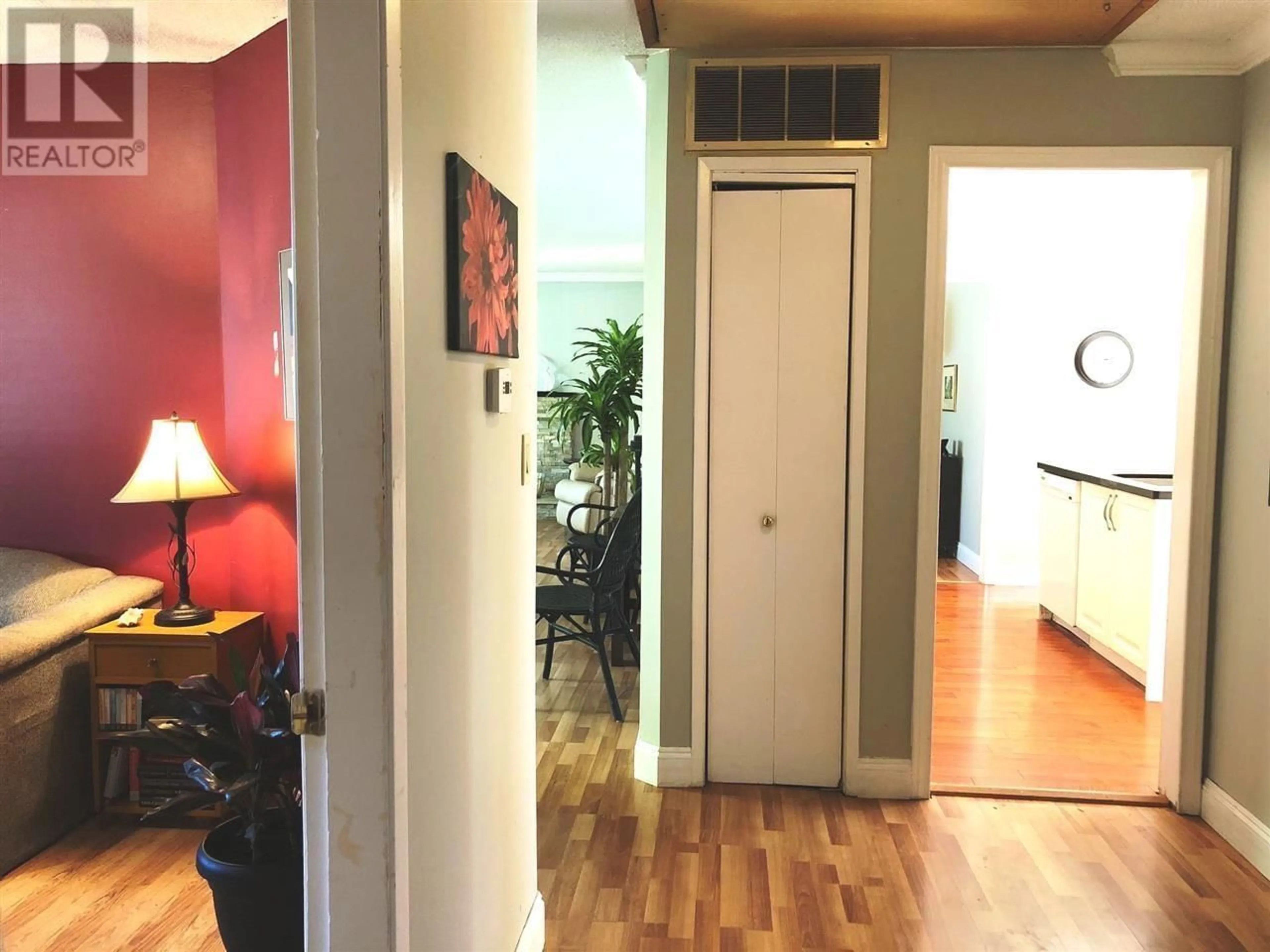 Indoor entryway for 5280 1 AVENUE, Delta British Columbia V4M1B7