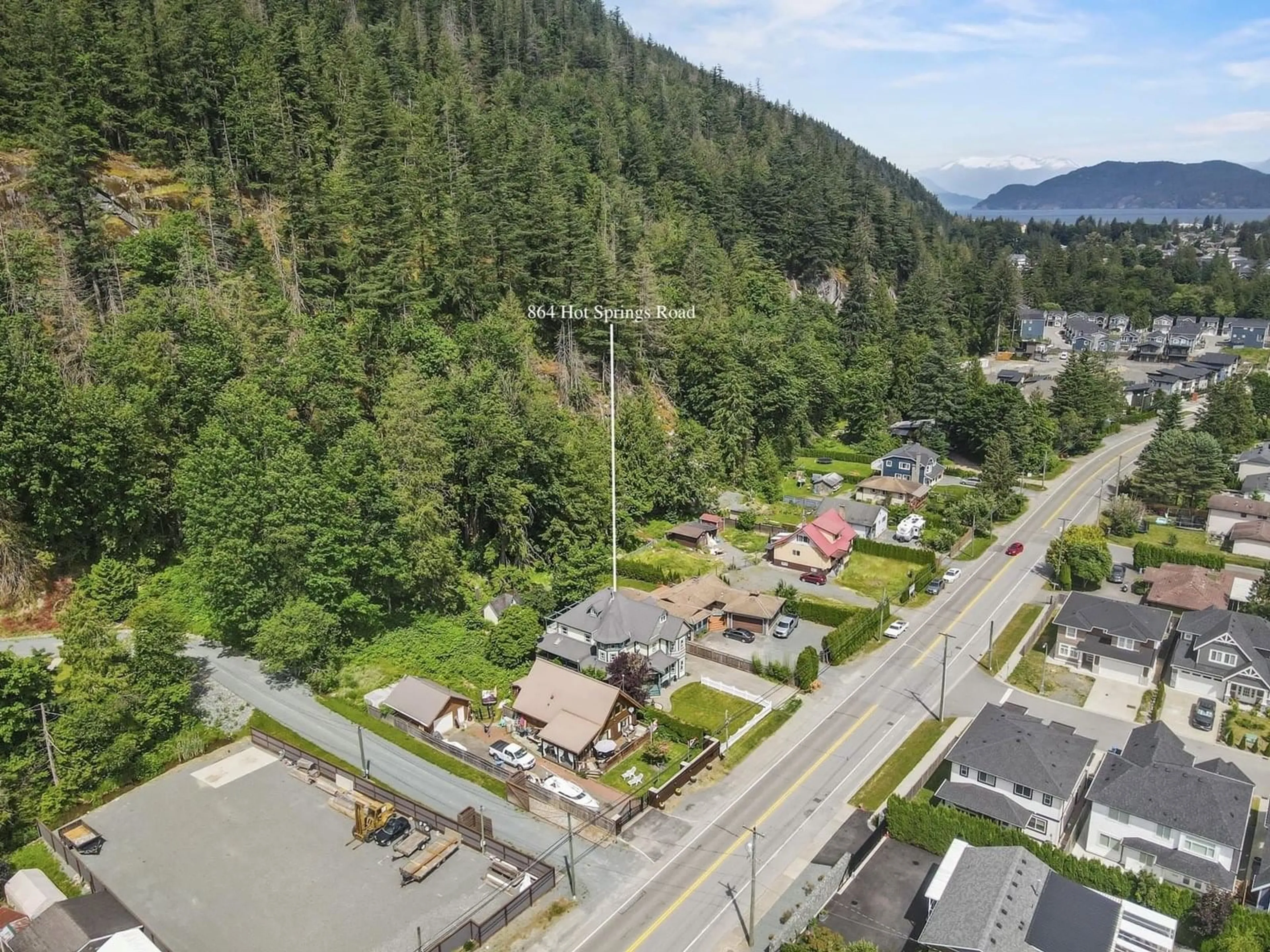 A pic from outside/outdoor area/front of a property/back of a property/a pic from drone, street for 864 HOT SPRINGS ROAD, Harrison Hot Springs British Columbia V0M1K0