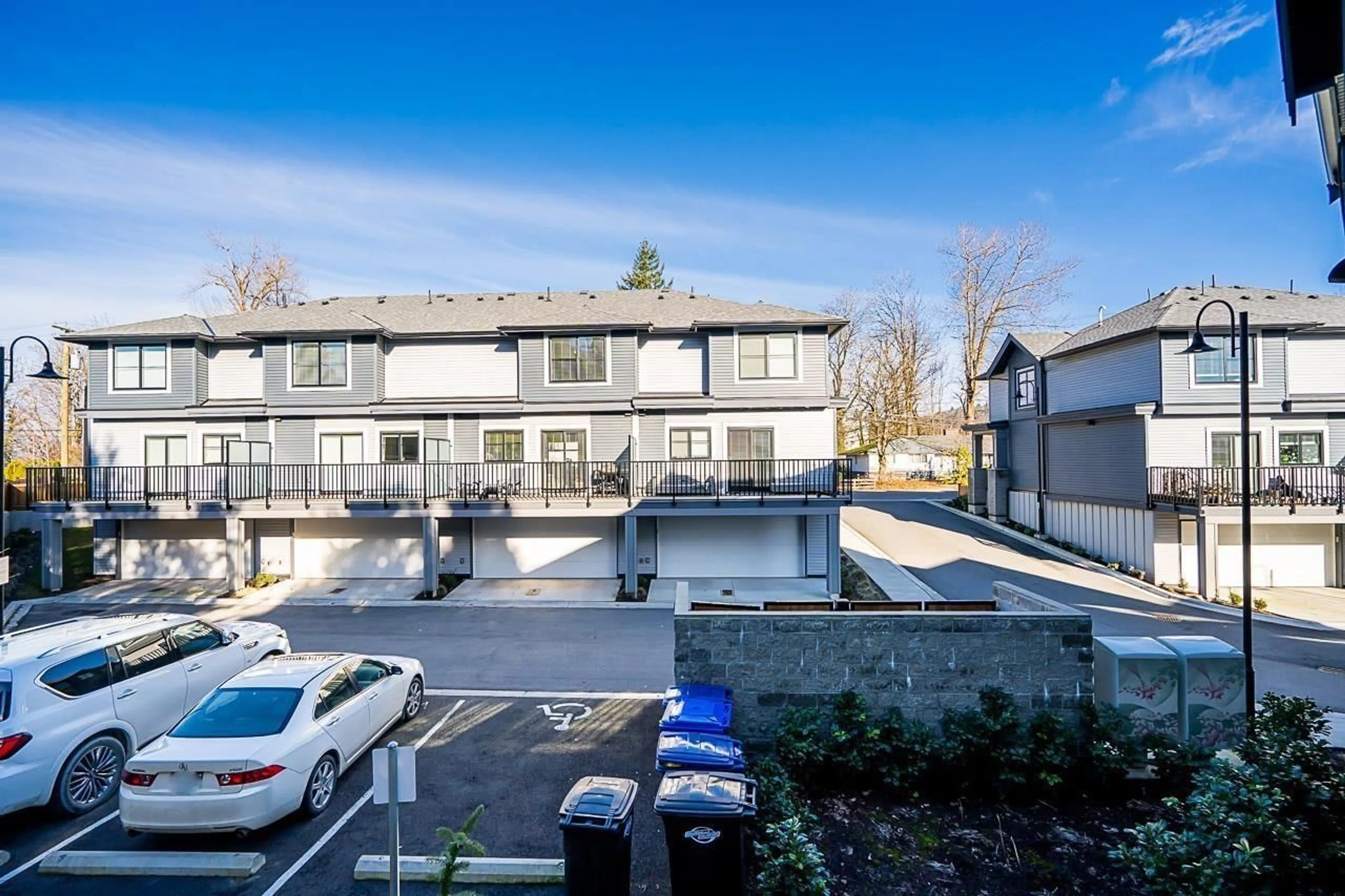 A pic from outside/outdoor area/front of a property/back of a property/a pic from drone, street for 1006 - 2267 MCKENZIE, Abbotsford British Columbia V2S0M9