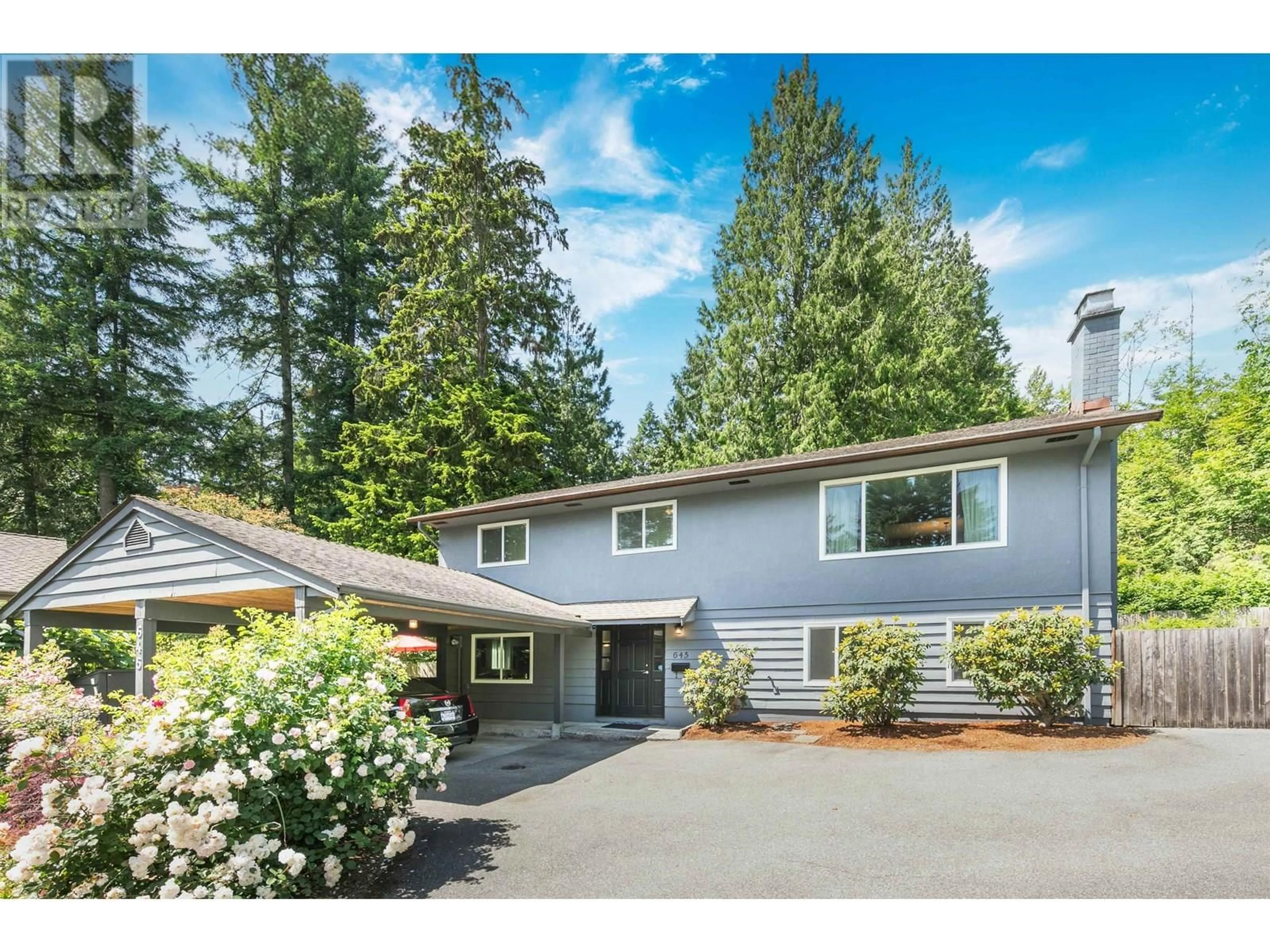 Home with vinyl exterior material, unknown for 645 MCCARTNEY CLOSE, North Vancouver British Columbia V7H2H1