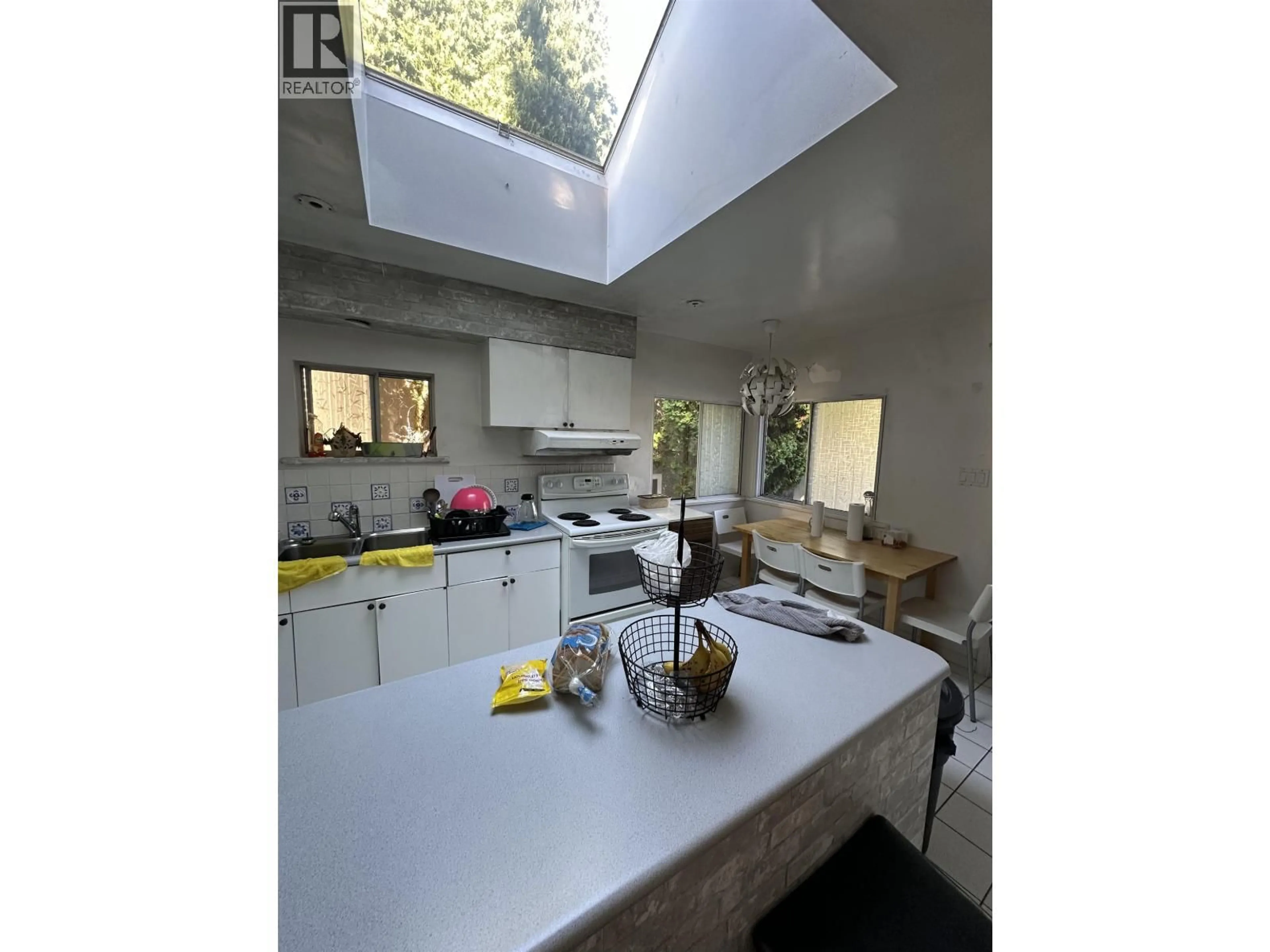 Open concept kitchen, unknown for 8236 HAIG STREET, Vancouver British Columbia V6P4R9