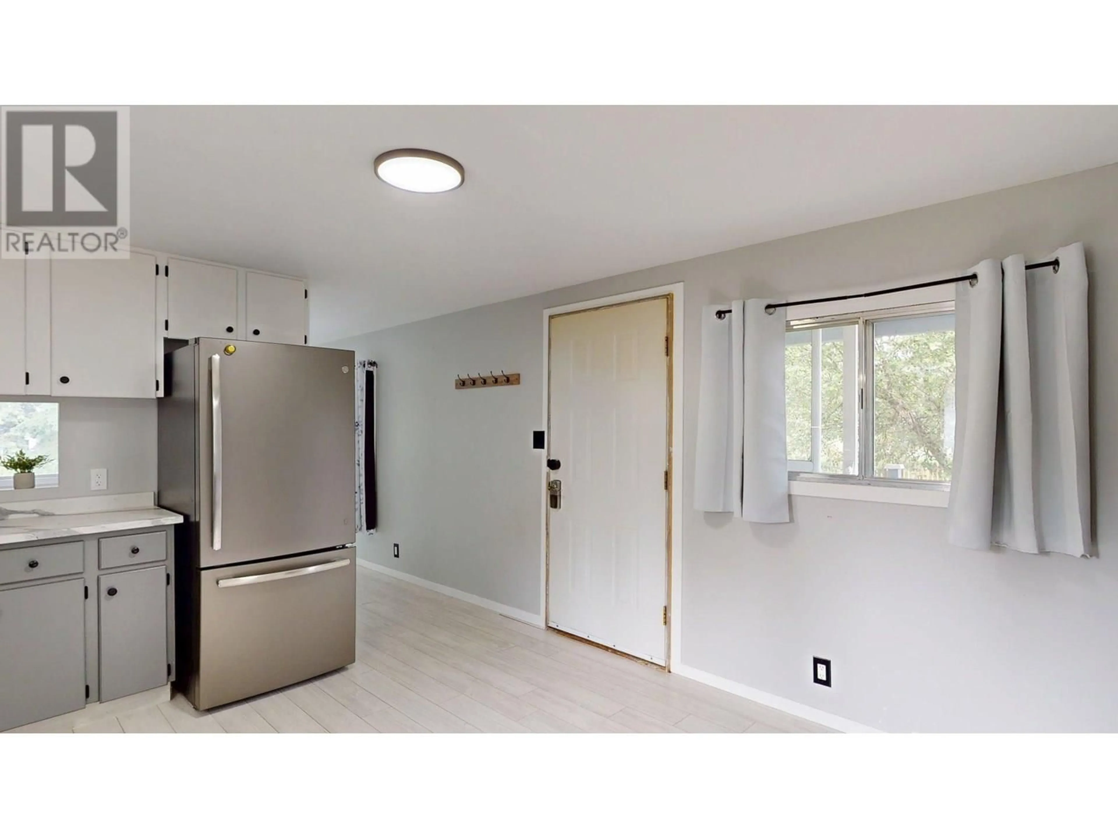 A pic of a room for 909 MOUNTAIN ASH ROAD, Quesnel British Columbia V2J3V6
