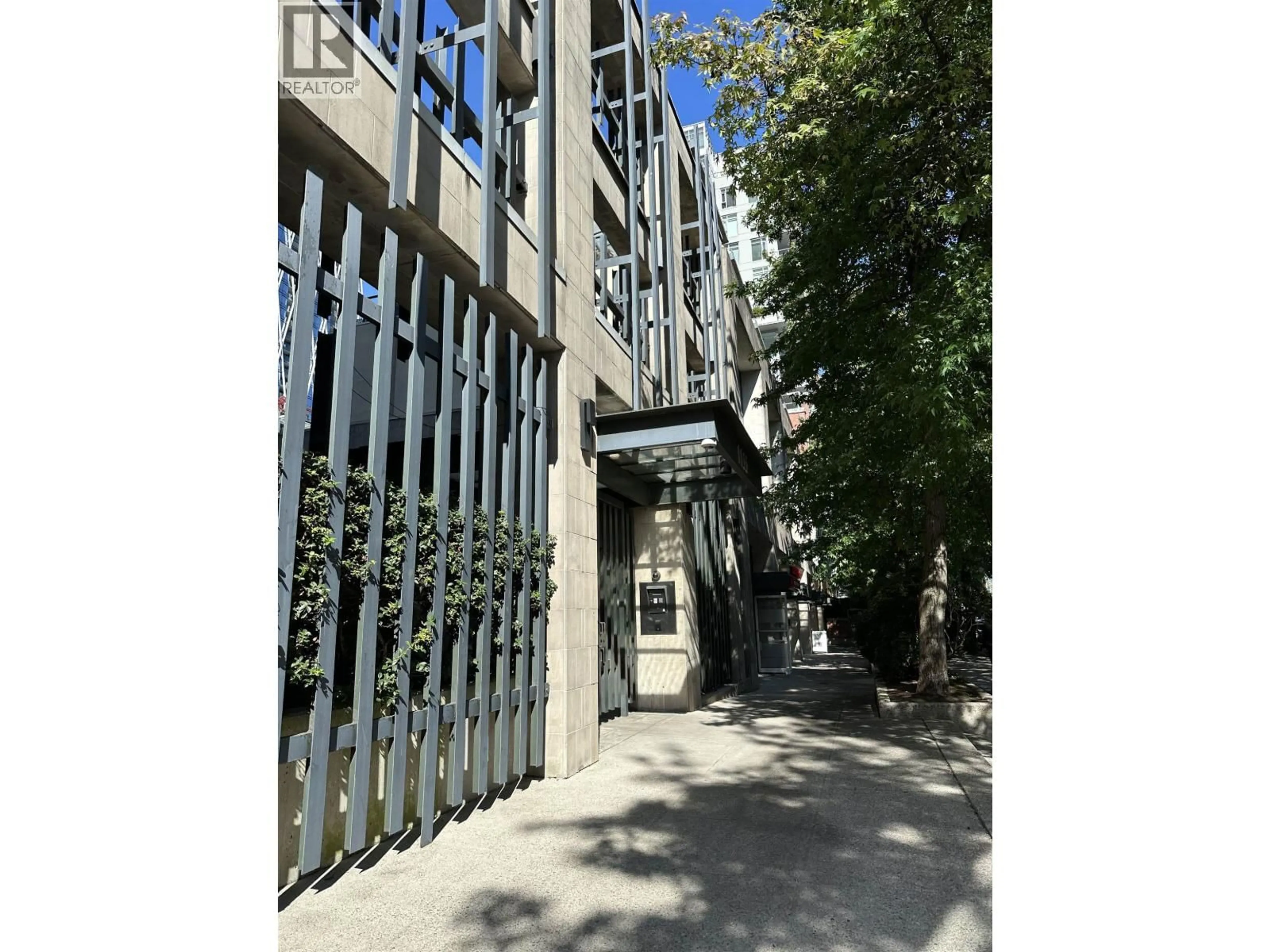 Indoor foyer for 2403 - 1155 HOMER STREET, Vancouver British Columbia V6B5T5