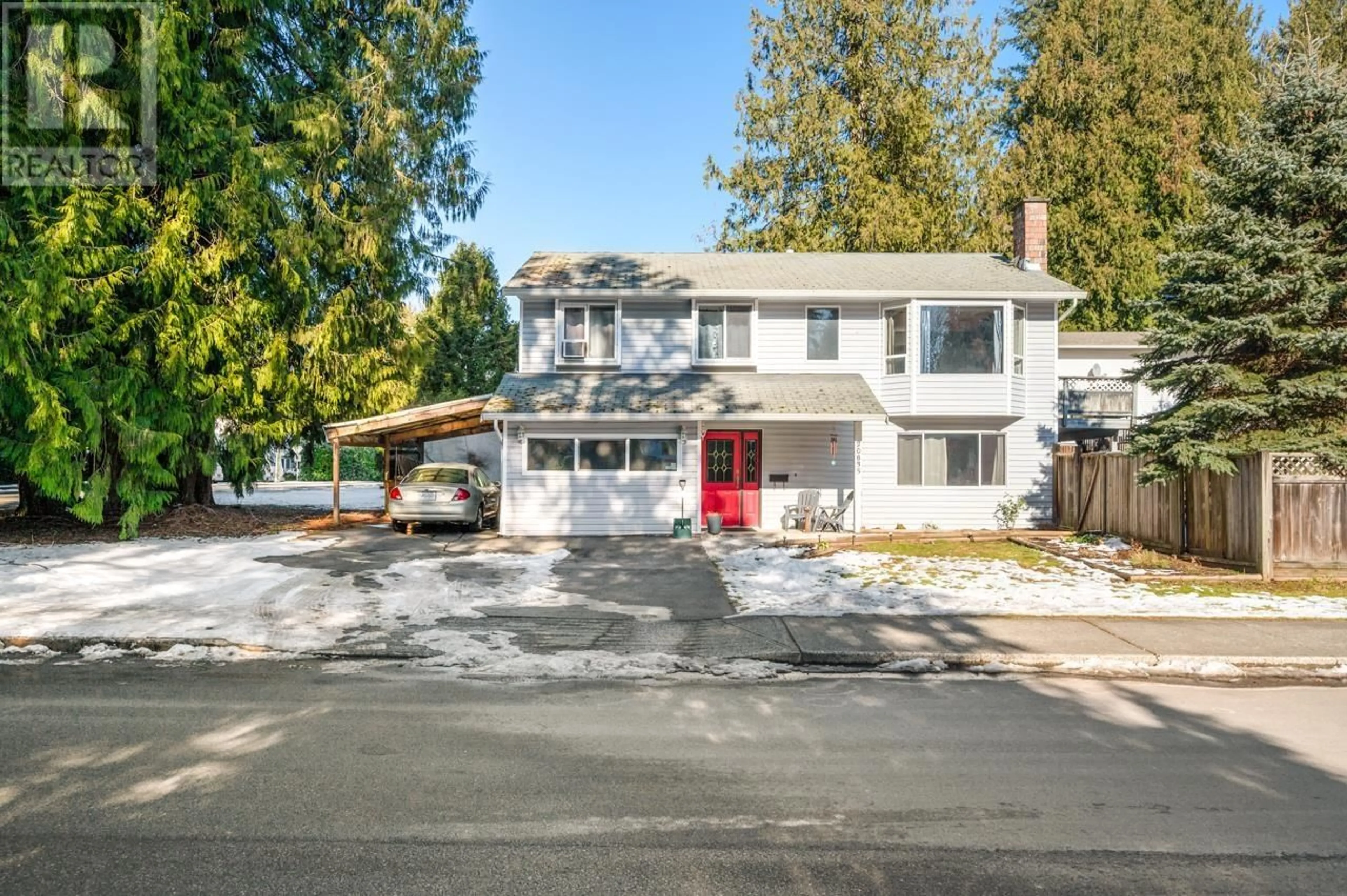 Home with vinyl exterior material, street for 20835 WICKLUND AVENUE, Maple Ridge British Columbia V2X8E8