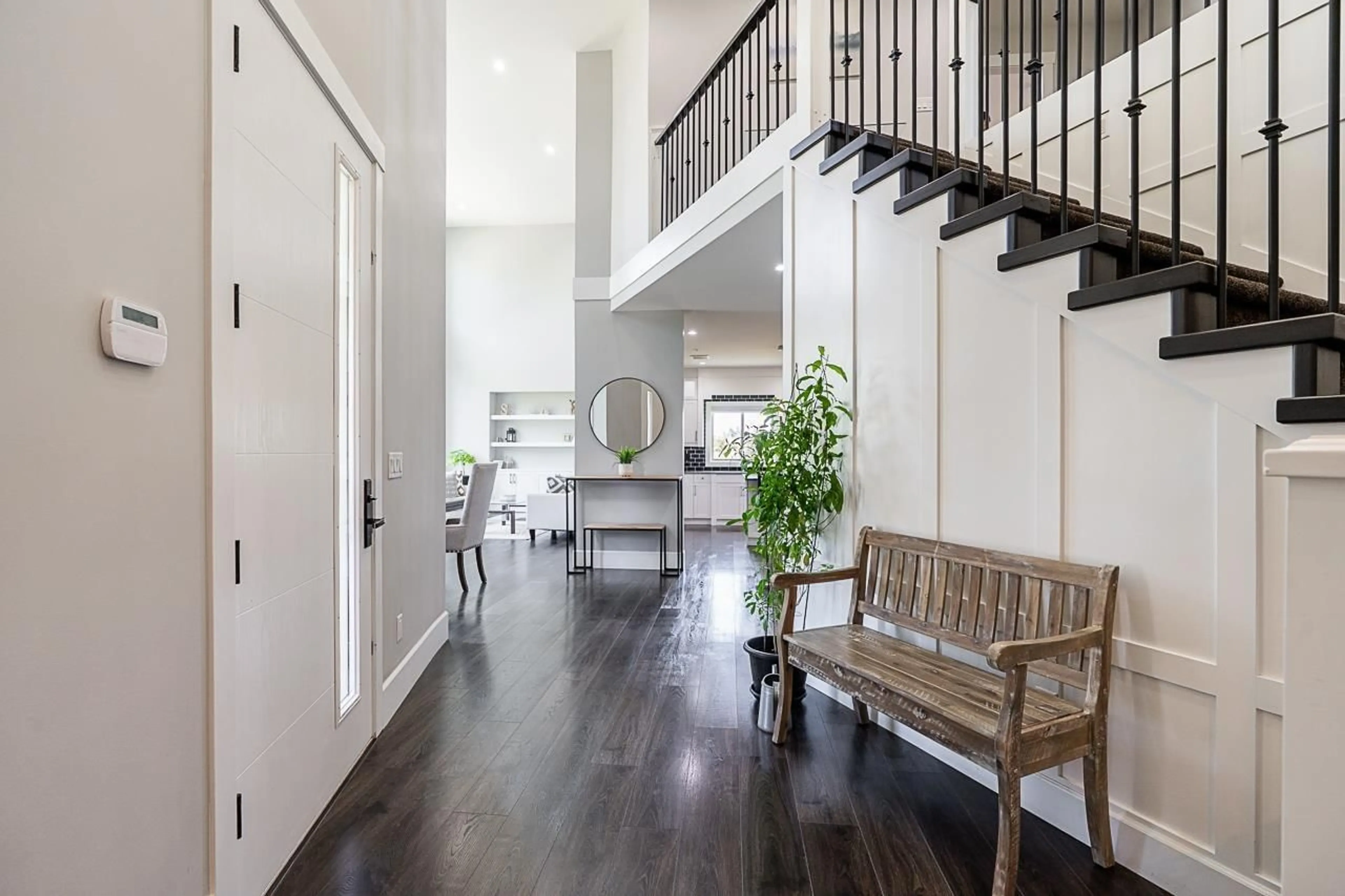 Indoor entryway for 27562 48, Langley British Columbia V4W0A3