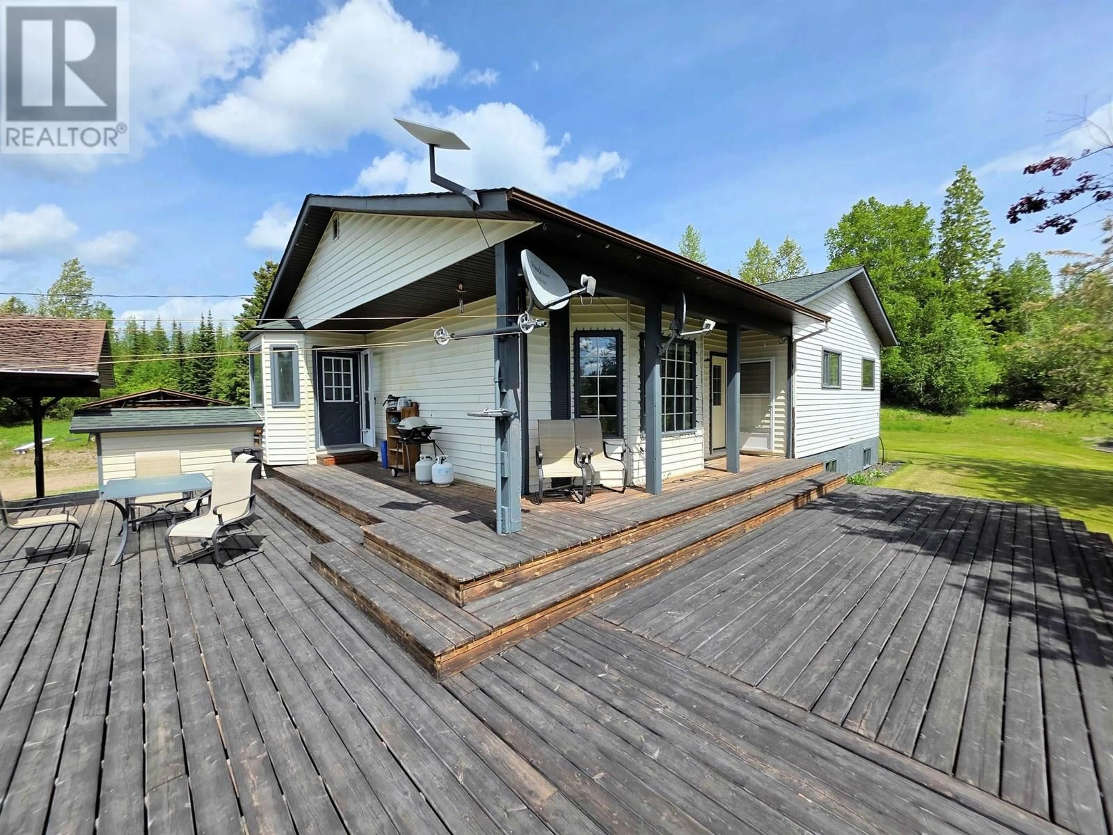 Patio, building for 29170 CHIEF LAKE ROAD, Prince George British Columbia V2K5L3
