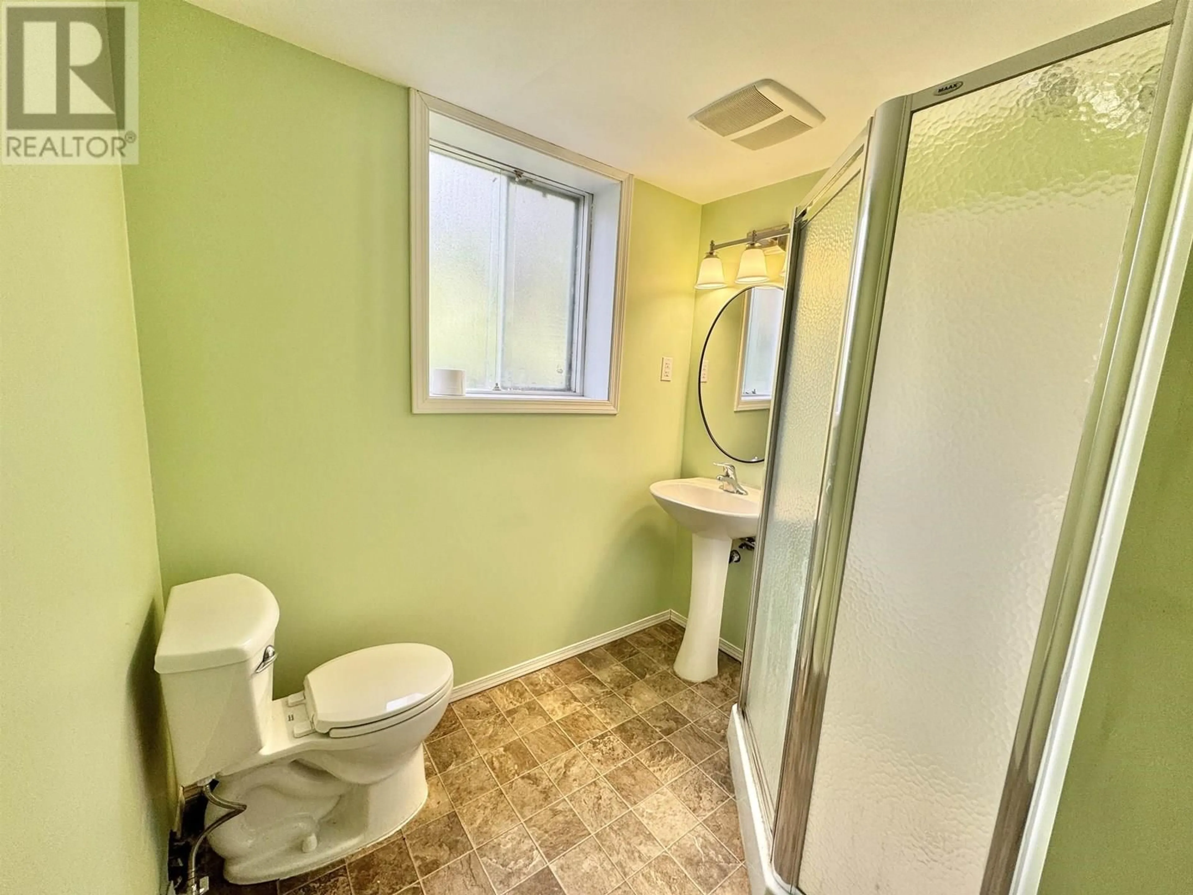 Standard bathroom, unknown for 766 TENTH AVENUE, Williams Lake British Columbia V2G2L8