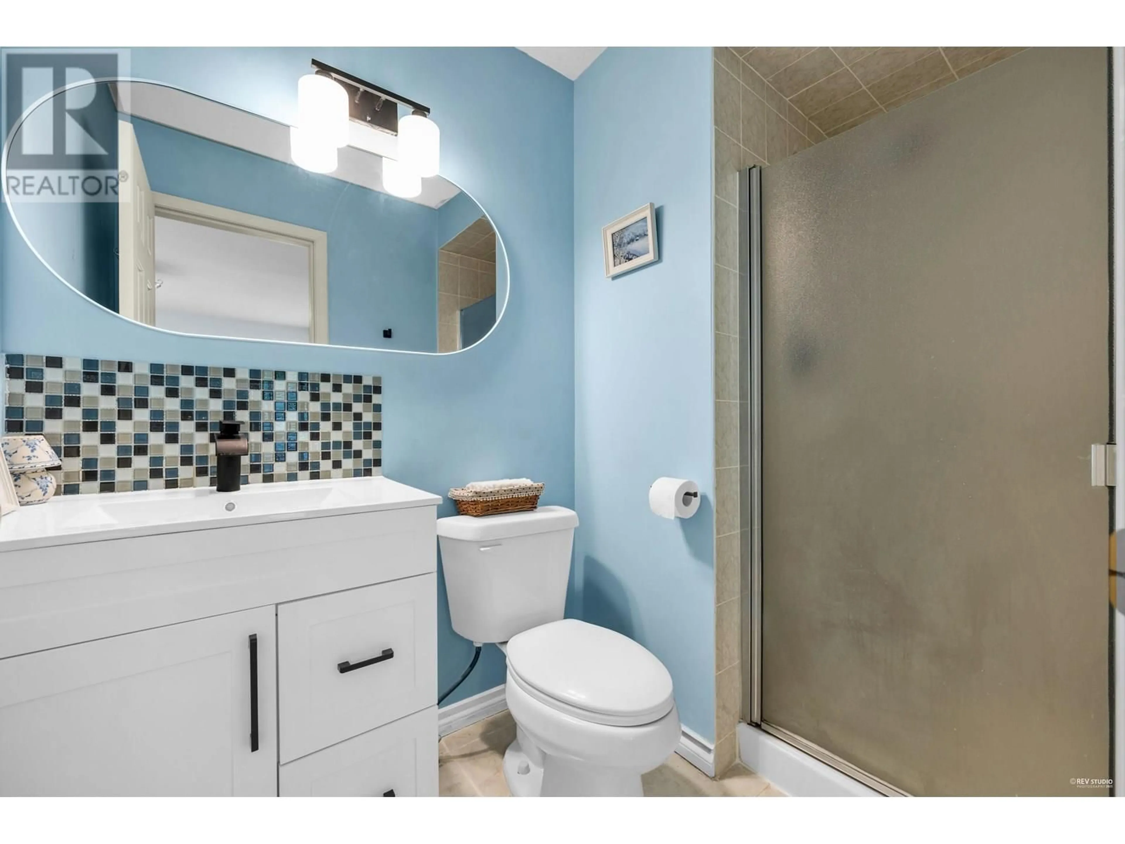 Standard bathroom, ceramic/tile floor for 9220 LAKA DRIVE, Richmond British Columbia V7E5X5