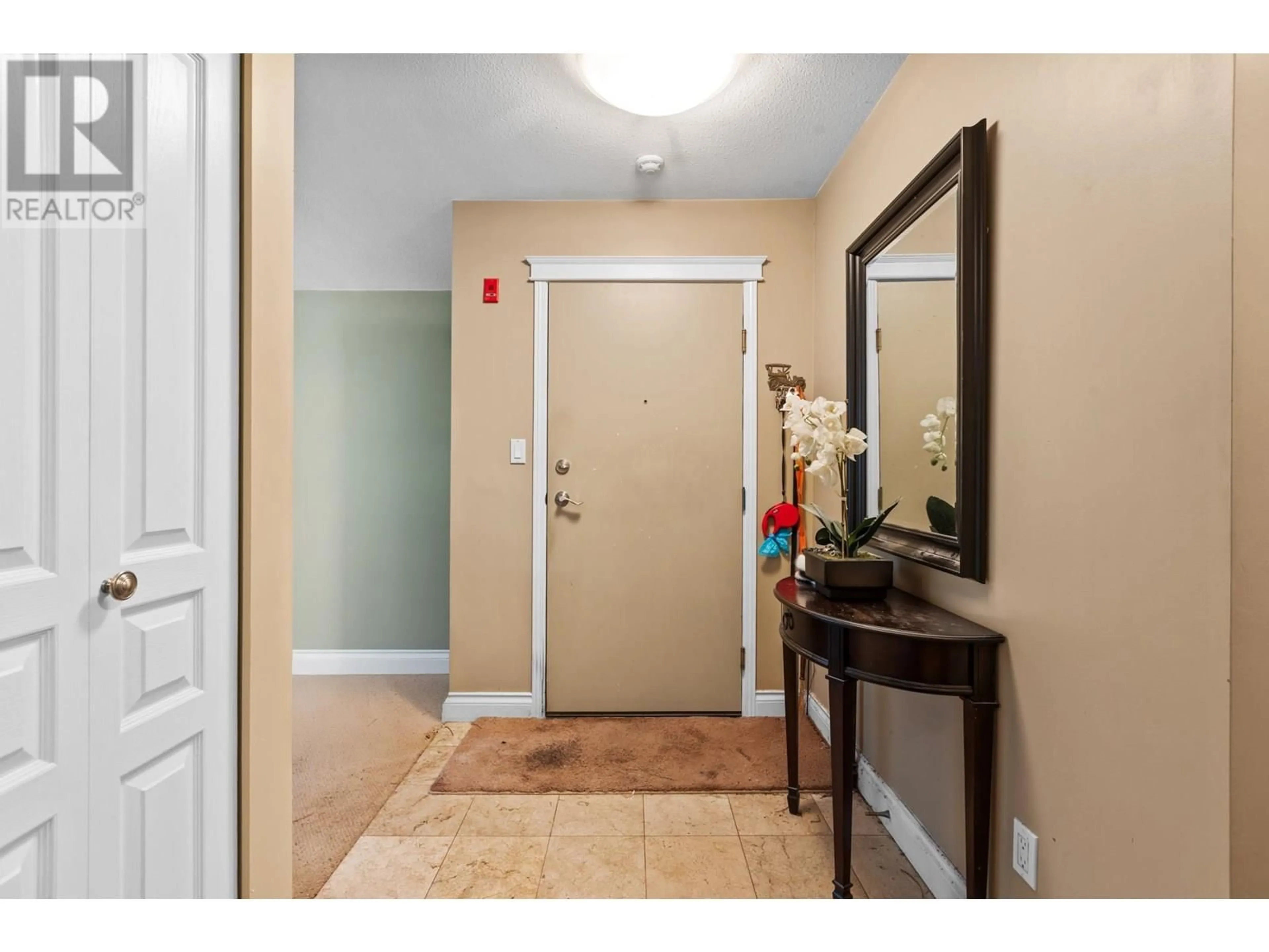 Indoor entryway for 101 - 180 RAVINE DRIVE, Port Moody British Columbia V3H4Z3