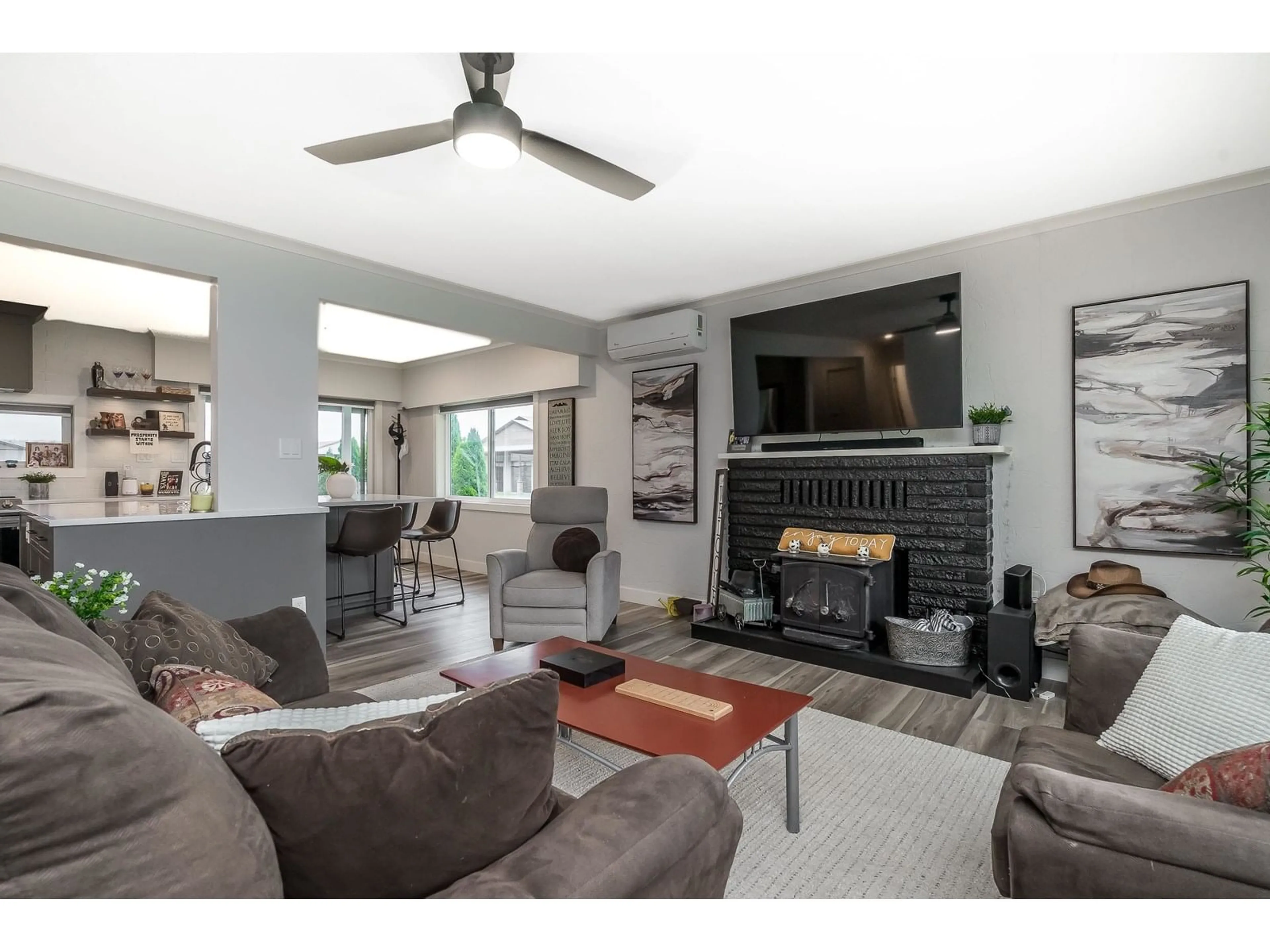 Living room with furniture, unknown for 27607 GRAY, Abbotsford British Columbia V4X2G8