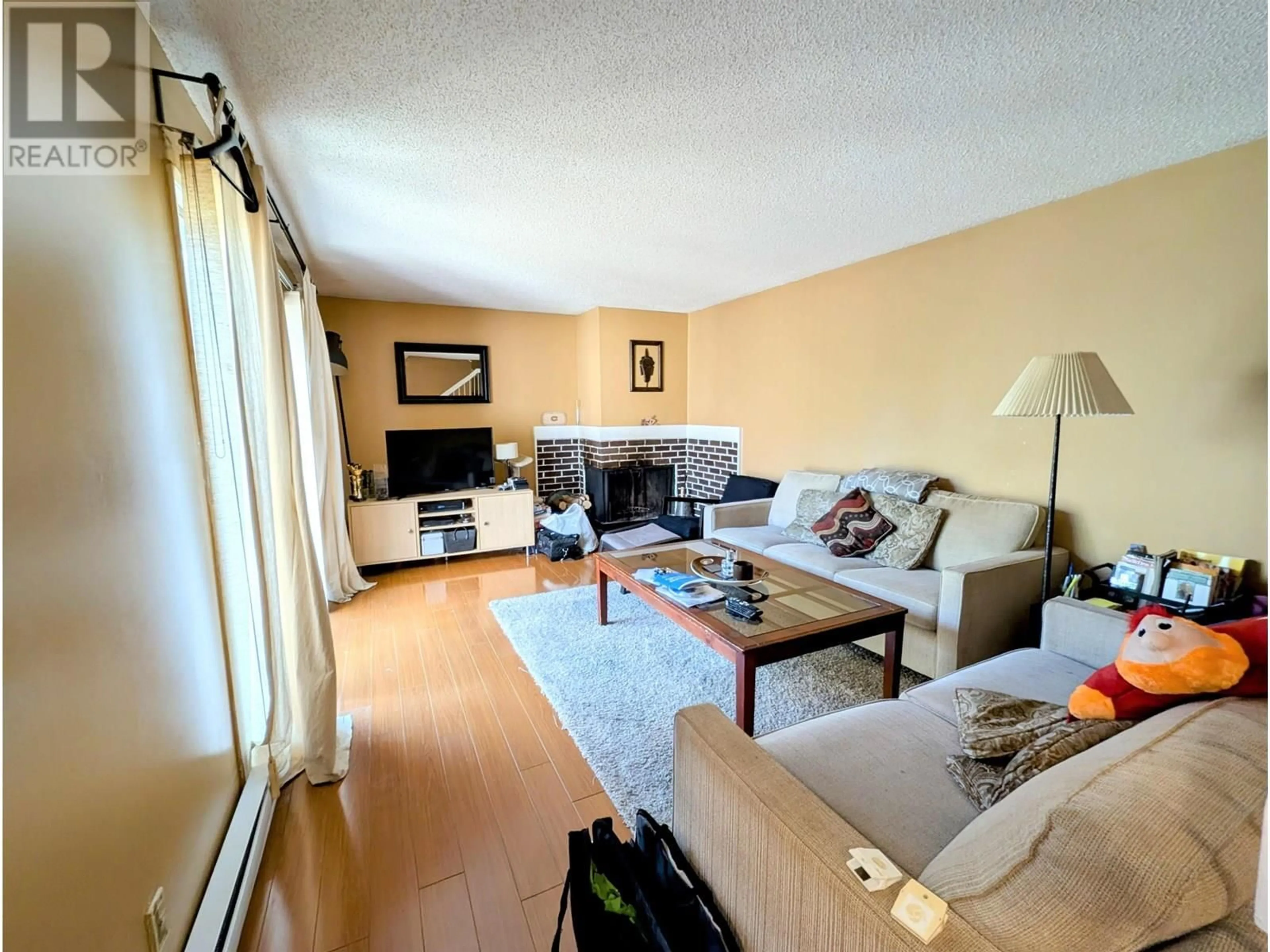 Living room with furniture, unknown for 129 - 5421 10 AVENUE, Delta British Columbia V4M3T9