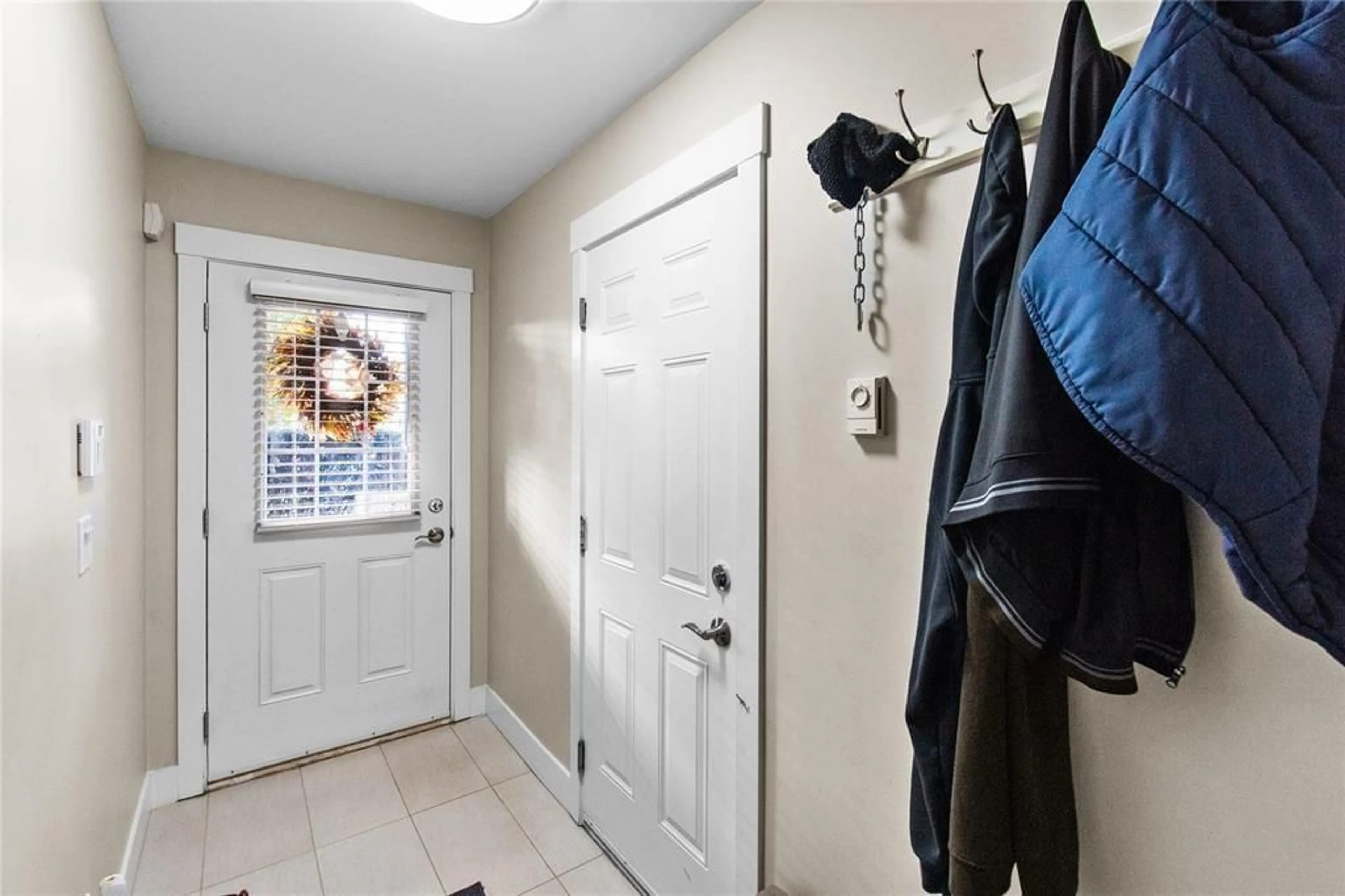Indoor entryway for 64 - 6350 142, Surrey British Columbia V3X1B8