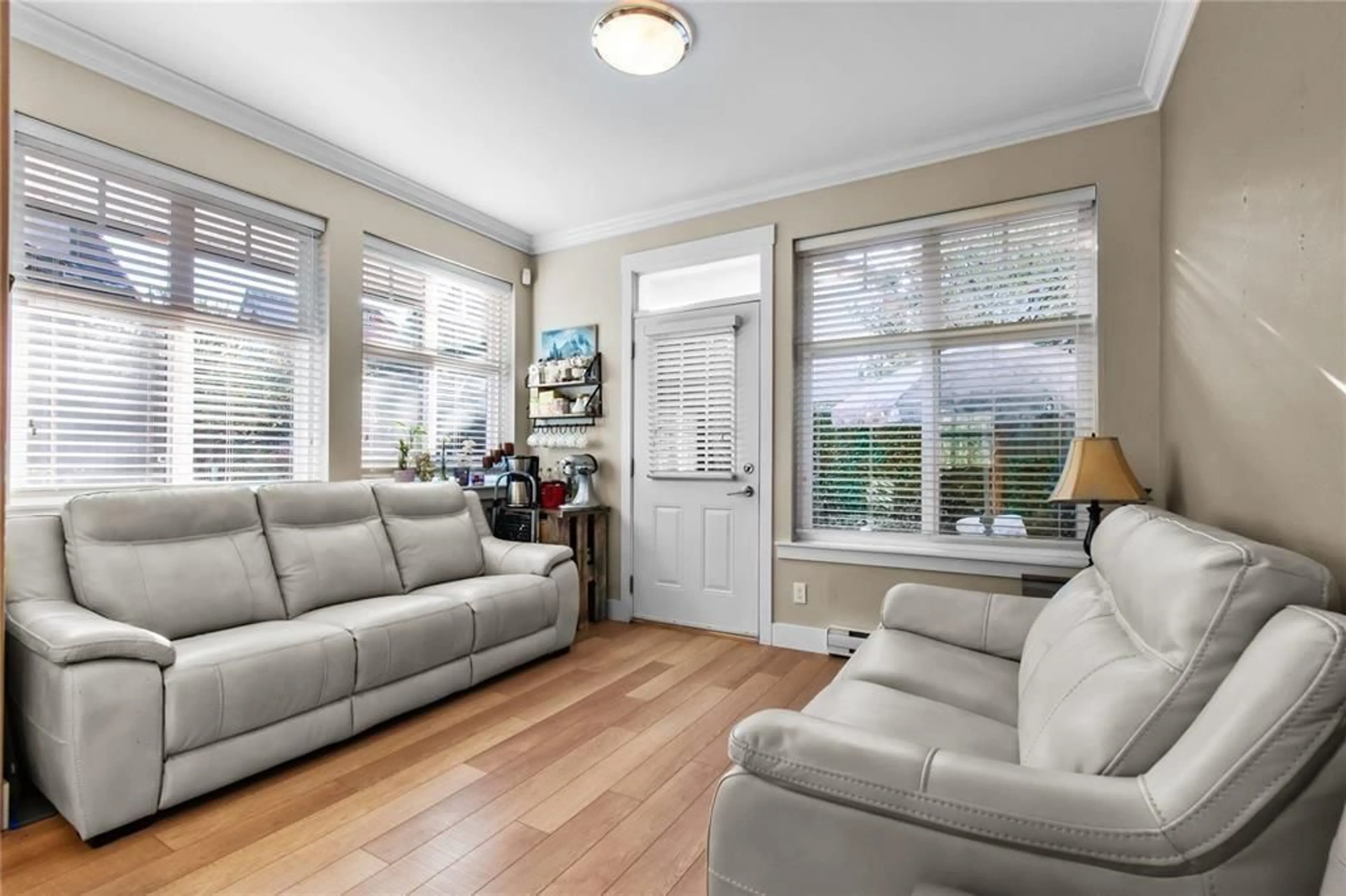 Living room with furniture, unknown for 64 - 6350 142, Surrey British Columbia V3X1B8