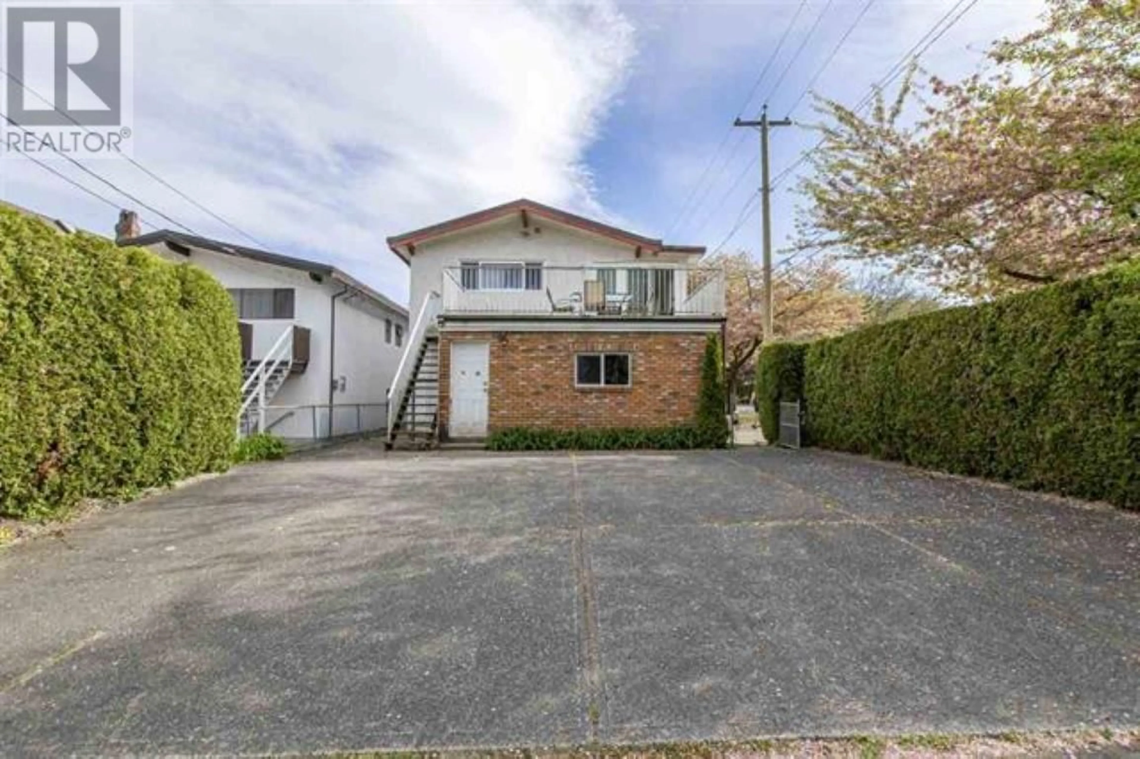A pic from outside/outdoor area/front of a property/back of a property/a pic from drone, street for 3488 HIGHBURY STREET, Vancouver British Columbia V6S2L4