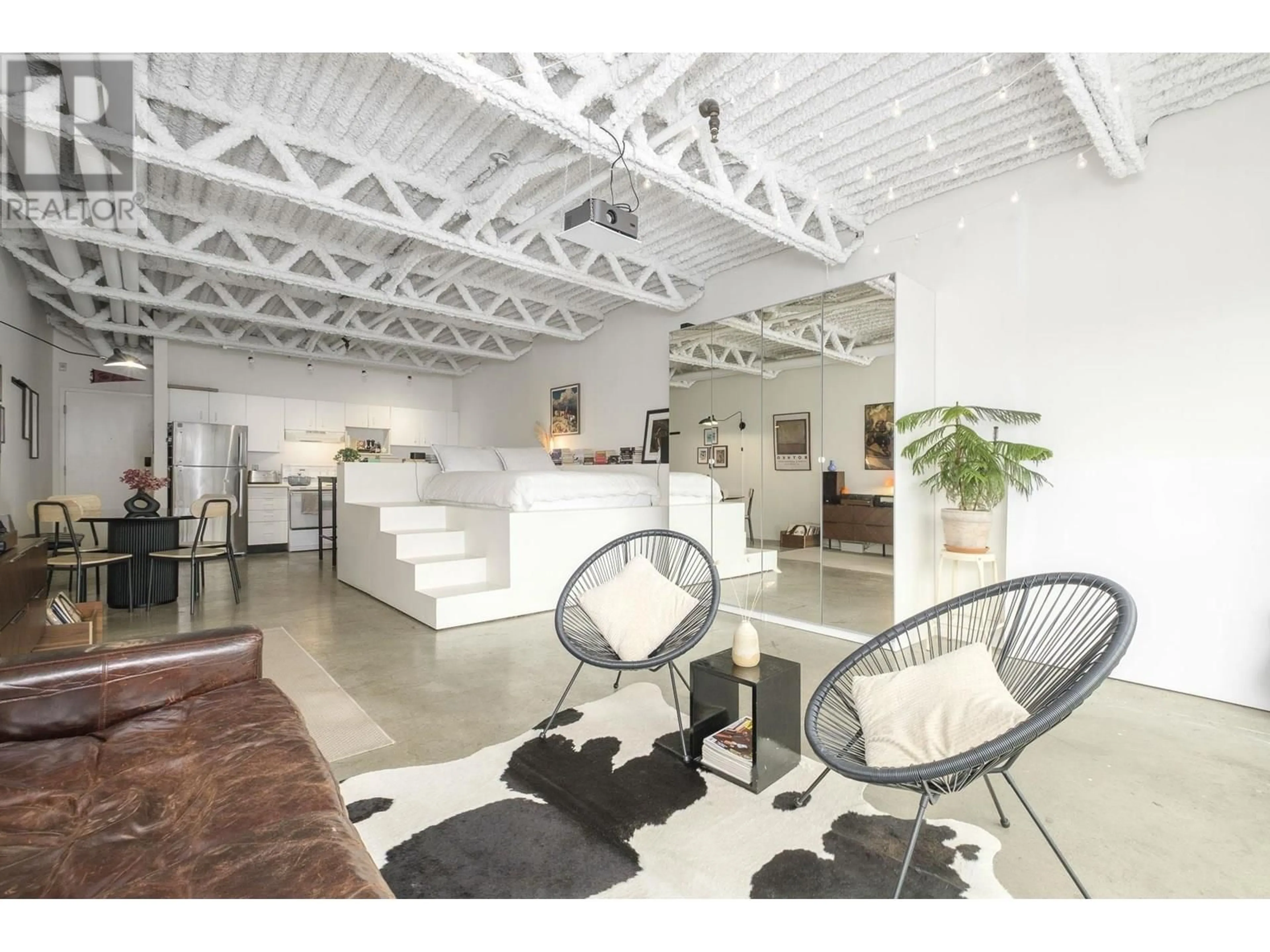 Lobby for 214 - 350 2ND AVENUE, Vancouver British Columbia V5T4R8