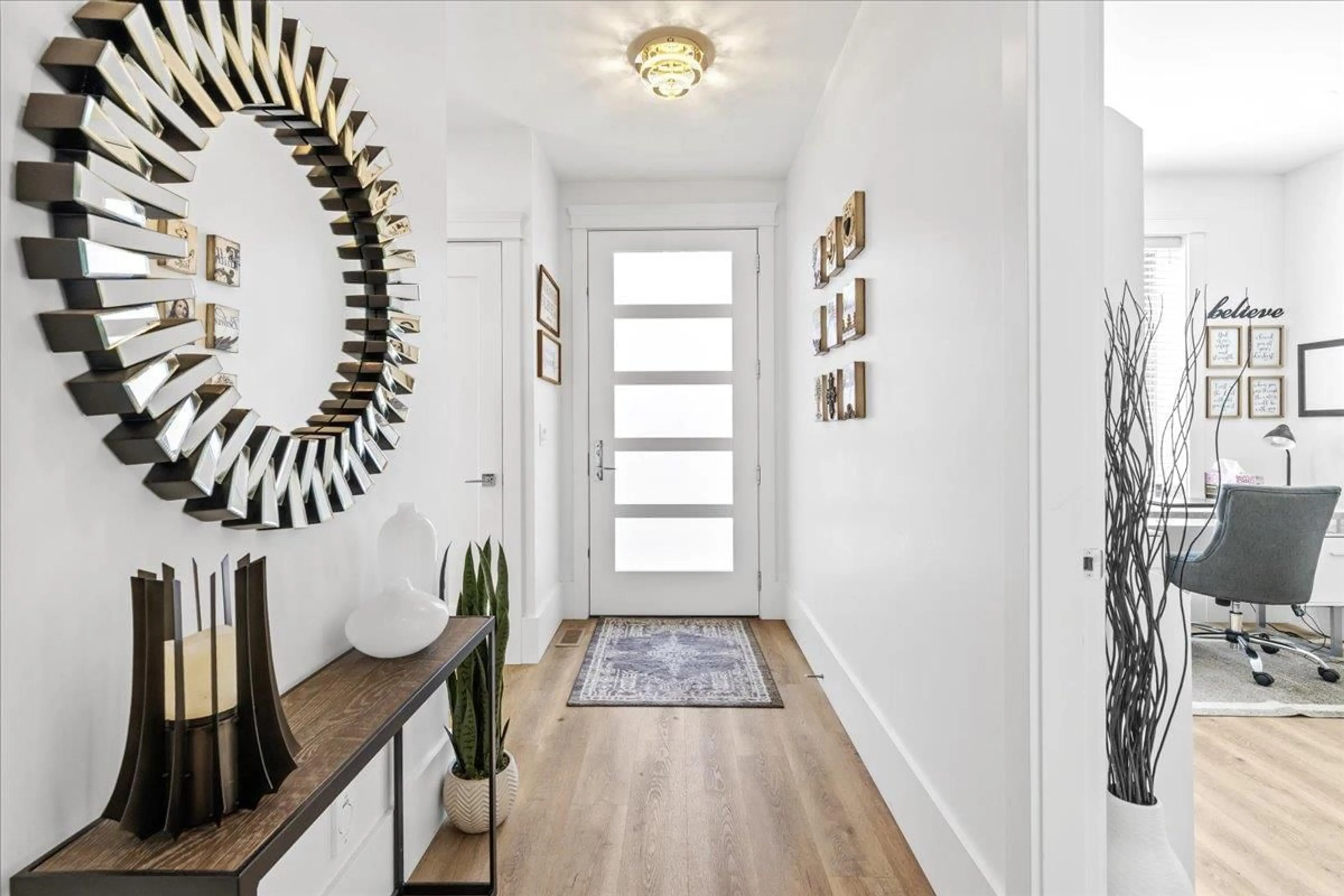Indoor entryway for 2224 TIMBERLANE, Abbotsford British Columbia V3G0H5