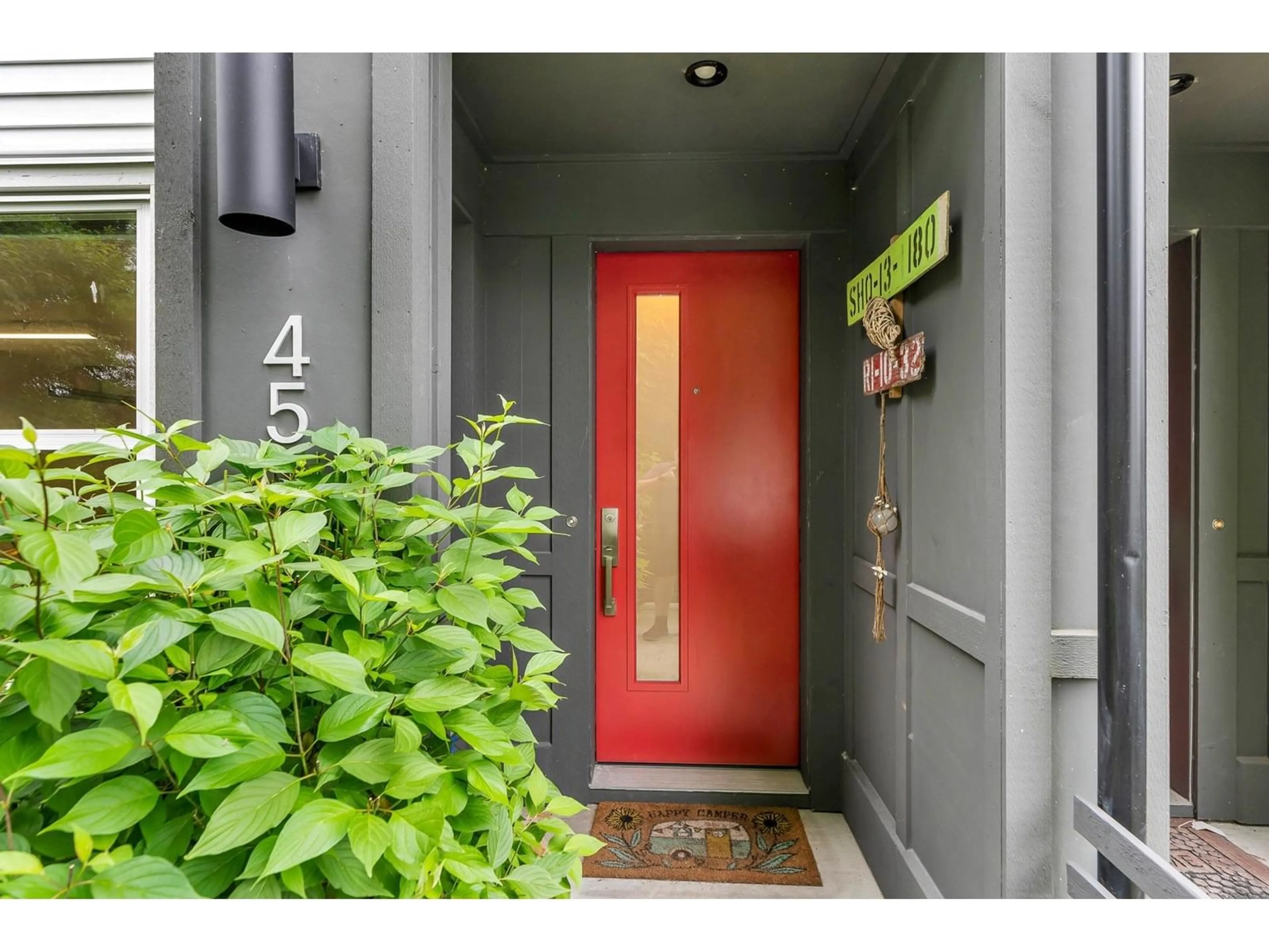 Indoor entryway for 45 - 17555 57A, Surrey British Columbia V3S7V2