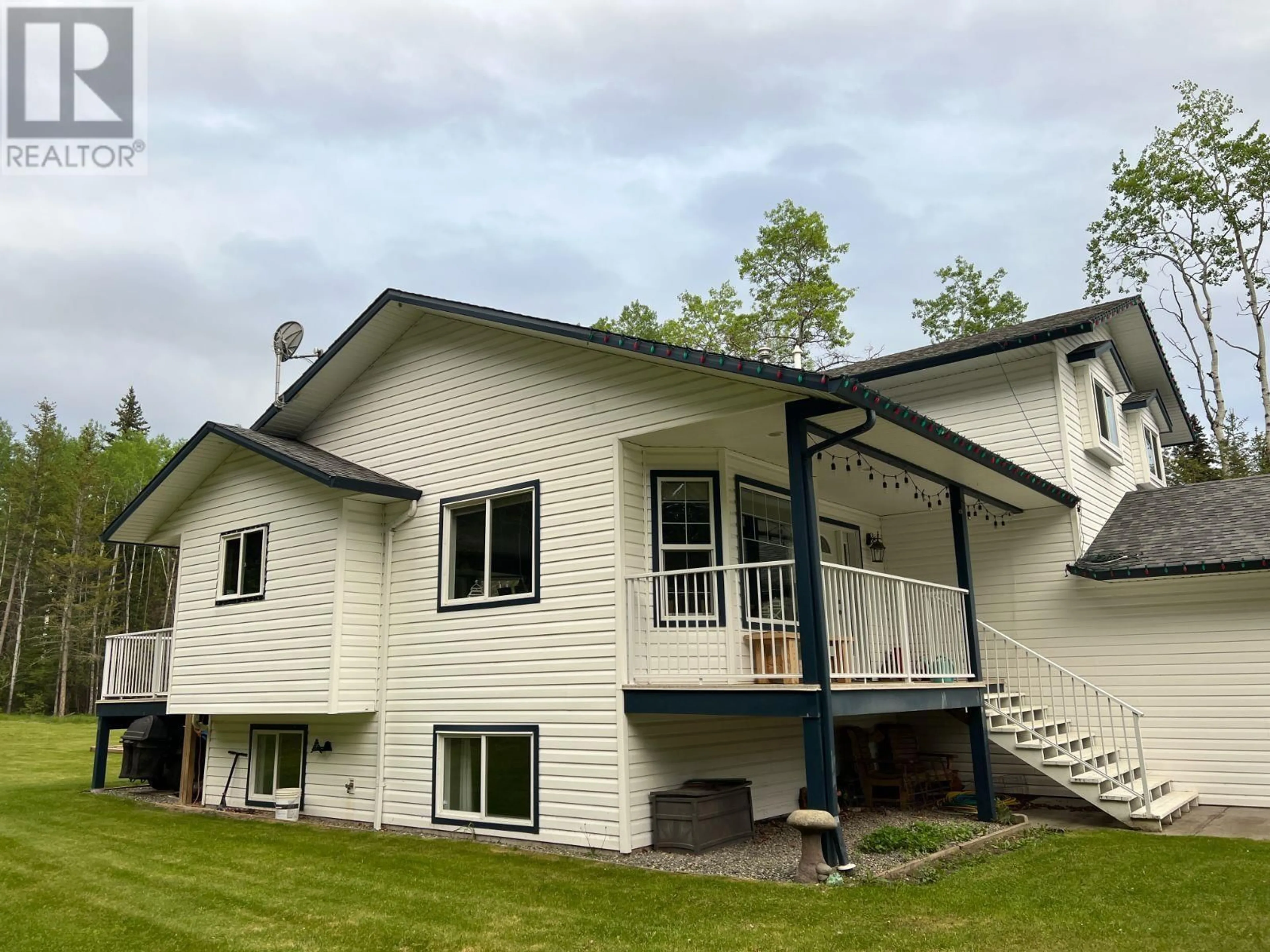 Home with vinyl exterior material, building for 140 BORLAND DRIVE, 150 Mile House British Columbia V0K2G0
