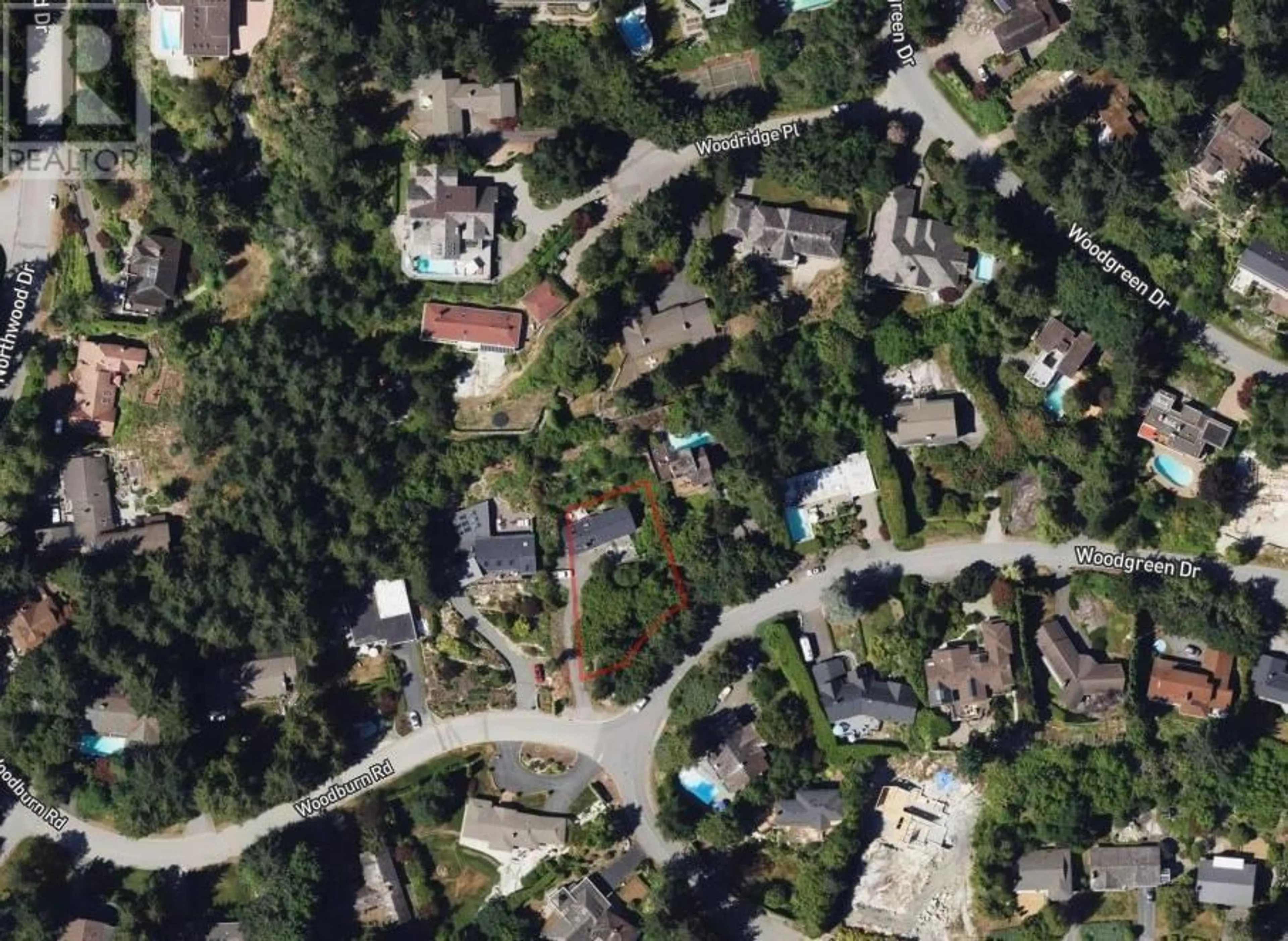 A pic from outside/outdoor area/front of a property/back of a property/a pic from drone, street for 4605 WOODGREEN DRIVE, West Vancouver British Columbia V7S2V3