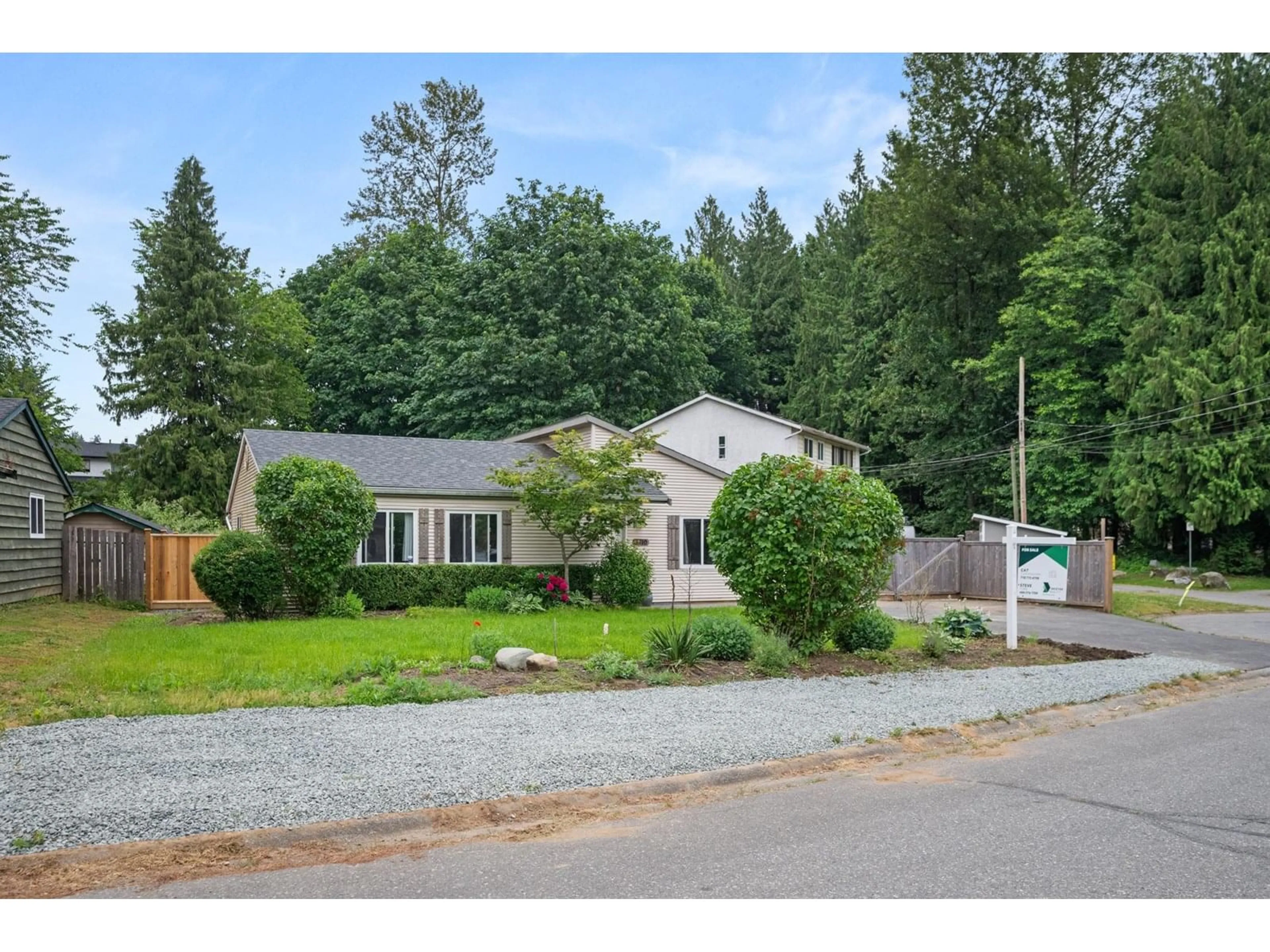 A pic from outside/outdoor area/front of a property/back of a property/a pic from drone, street for 7710 SWIFT, Mission British Columbia V2V5L9