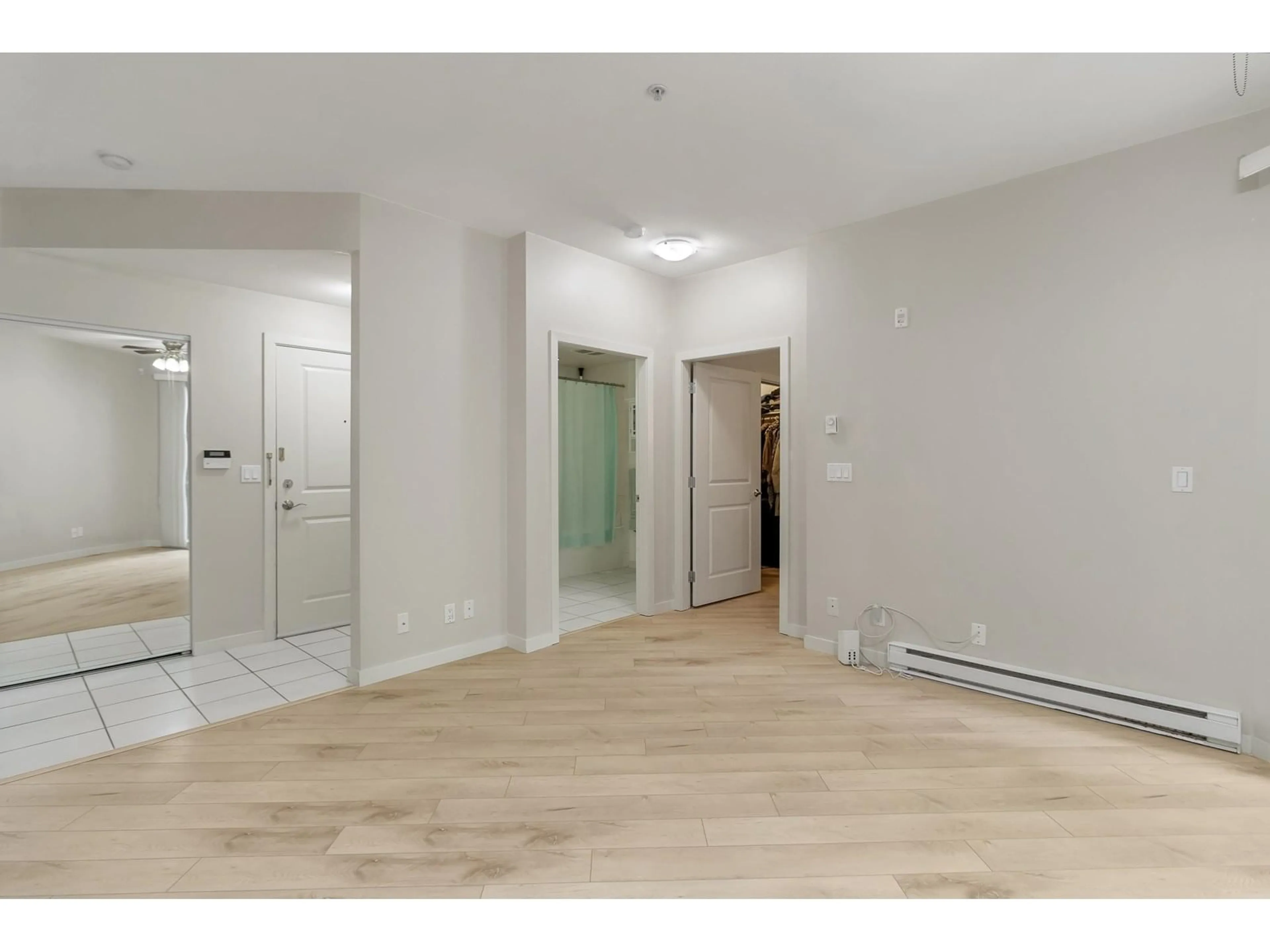 Unknown for 101 - 10455 UNIVERSITY, Surrey British Columbia V3T0A5