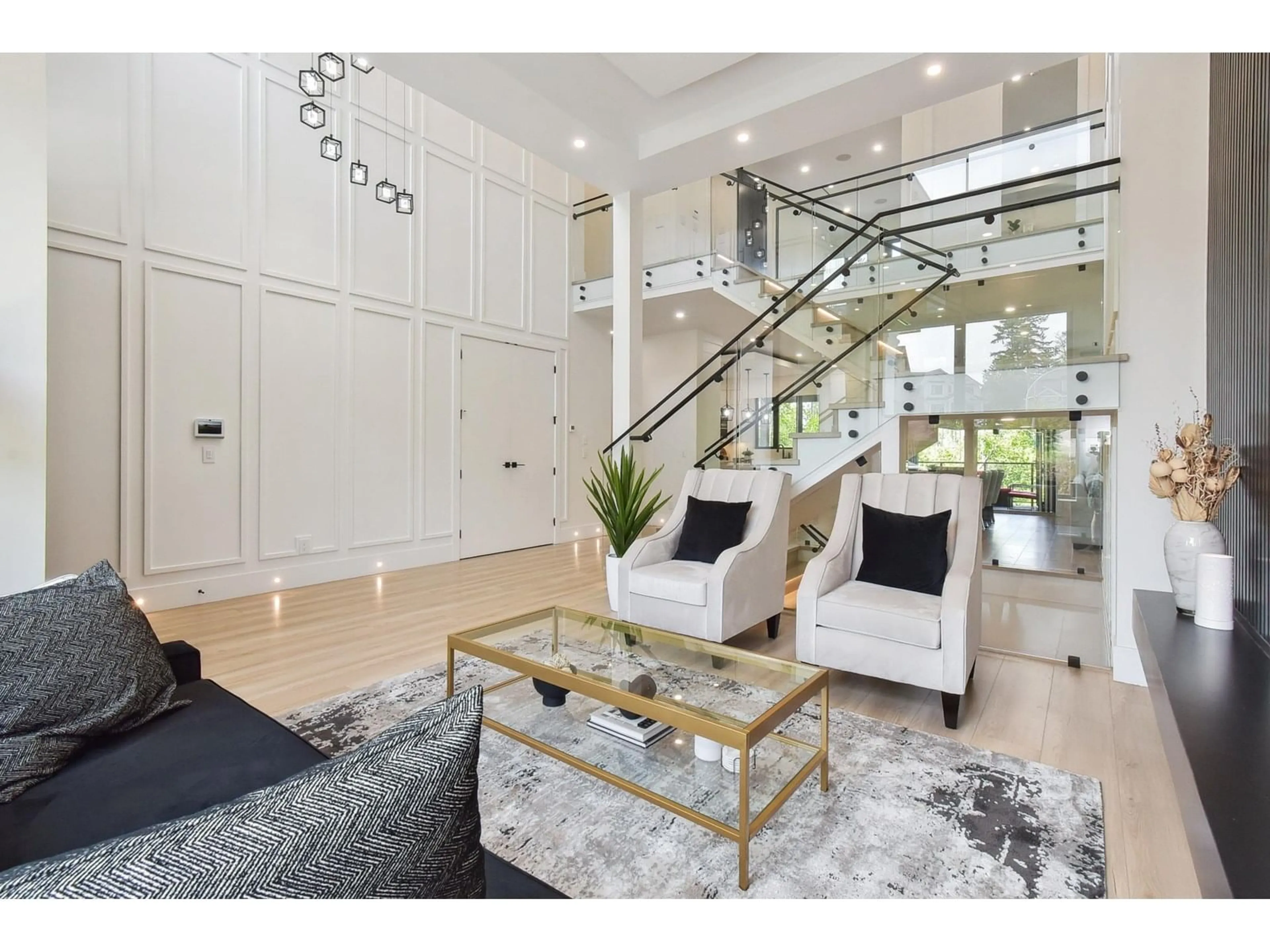 Indoor entryway for 16565 29A, Surrey British Columbia V3Z0X9