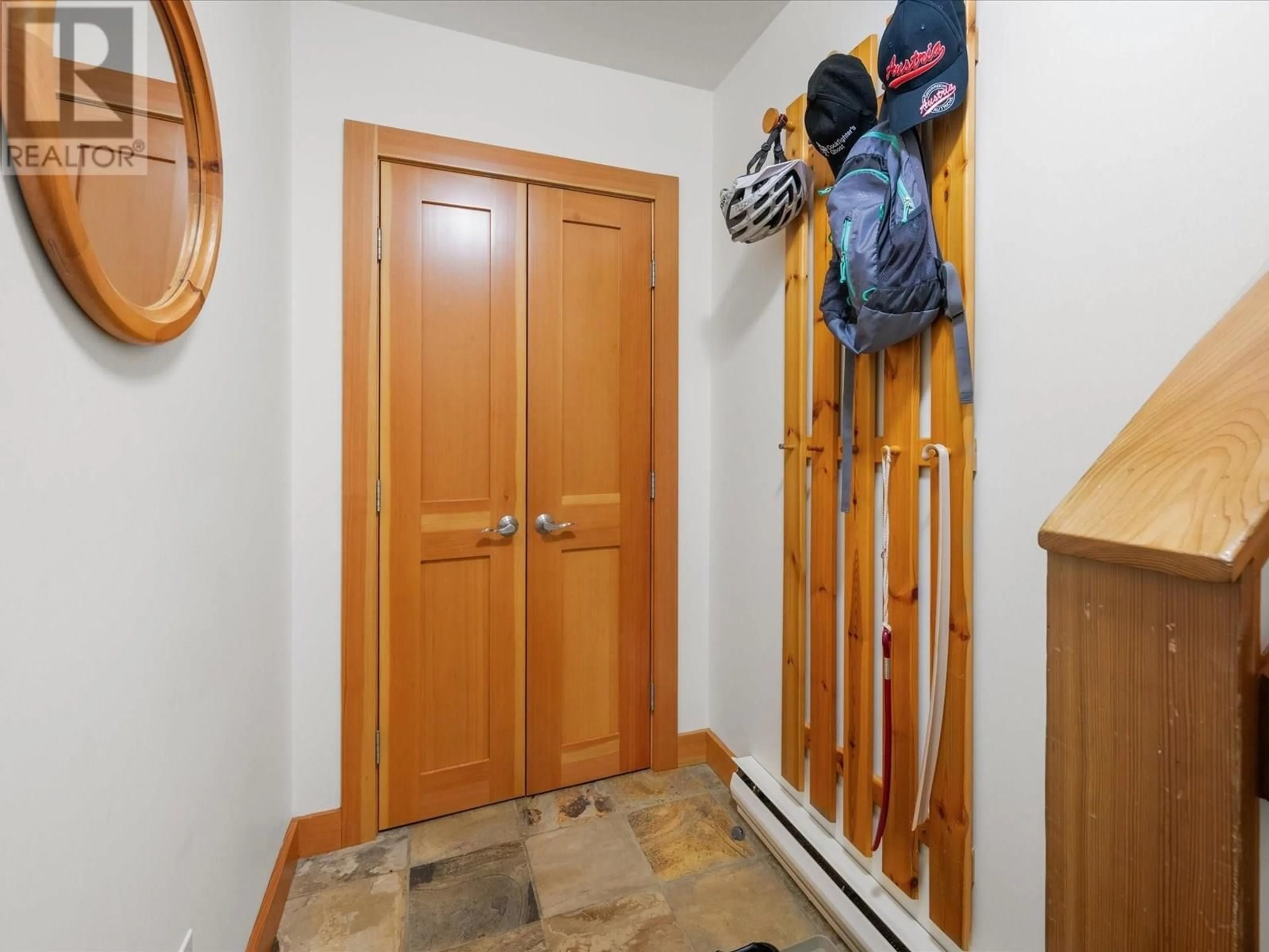 Indoor entryway for 8502 BUCKHORN DRIVE, Whistler British Columbia V8E0G2