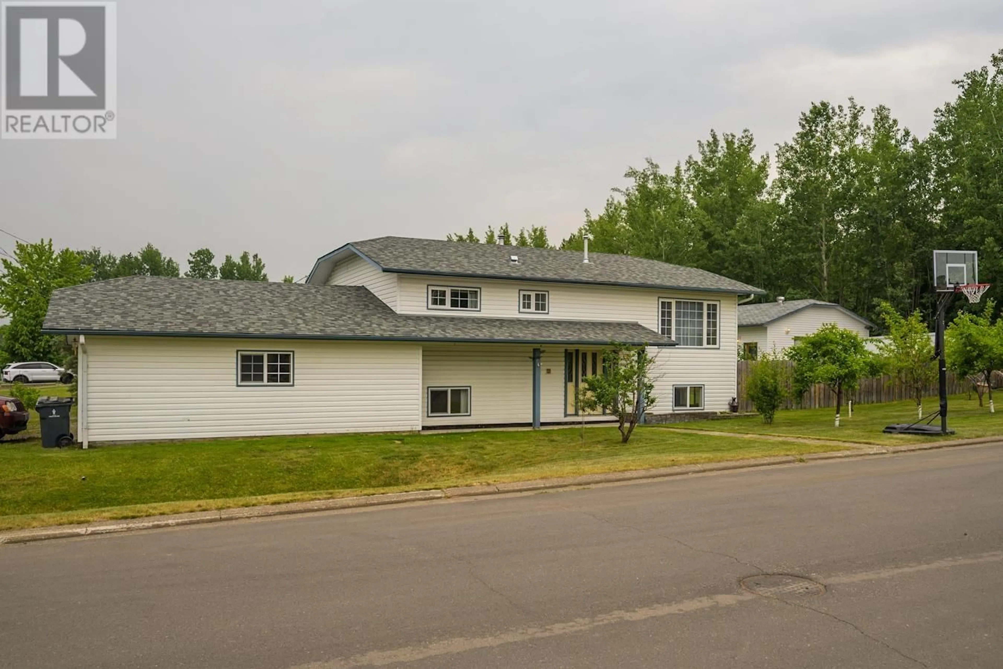 Home with vinyl exterior material, unknown for 1861 BITTNER ROAD, Prince George British Columbia V2N6T1