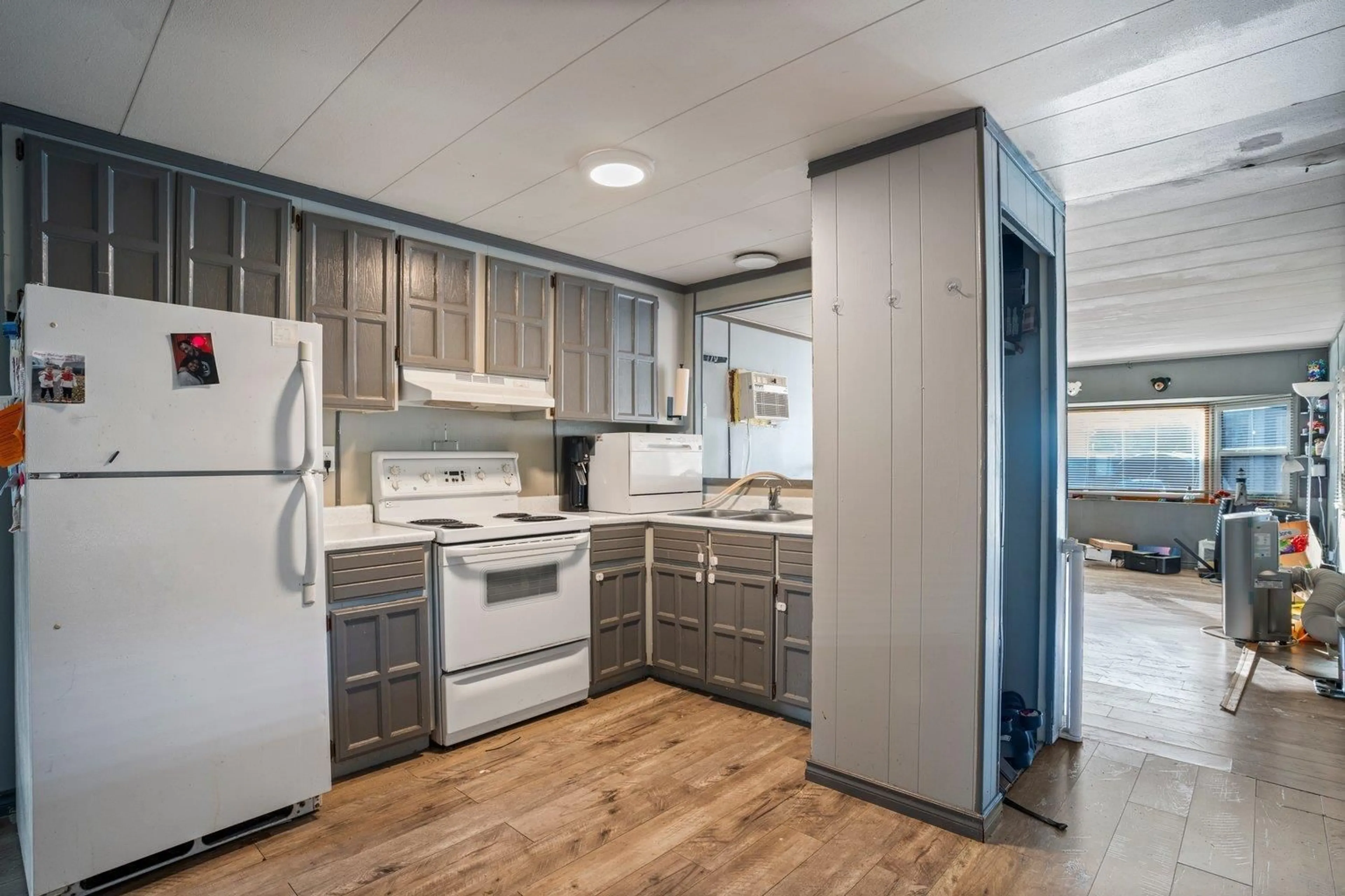 Standard kitchen, unknown for 35 - 1884 HEATH ROAD ROAD, Agassiz British Columbia V0M1A2
