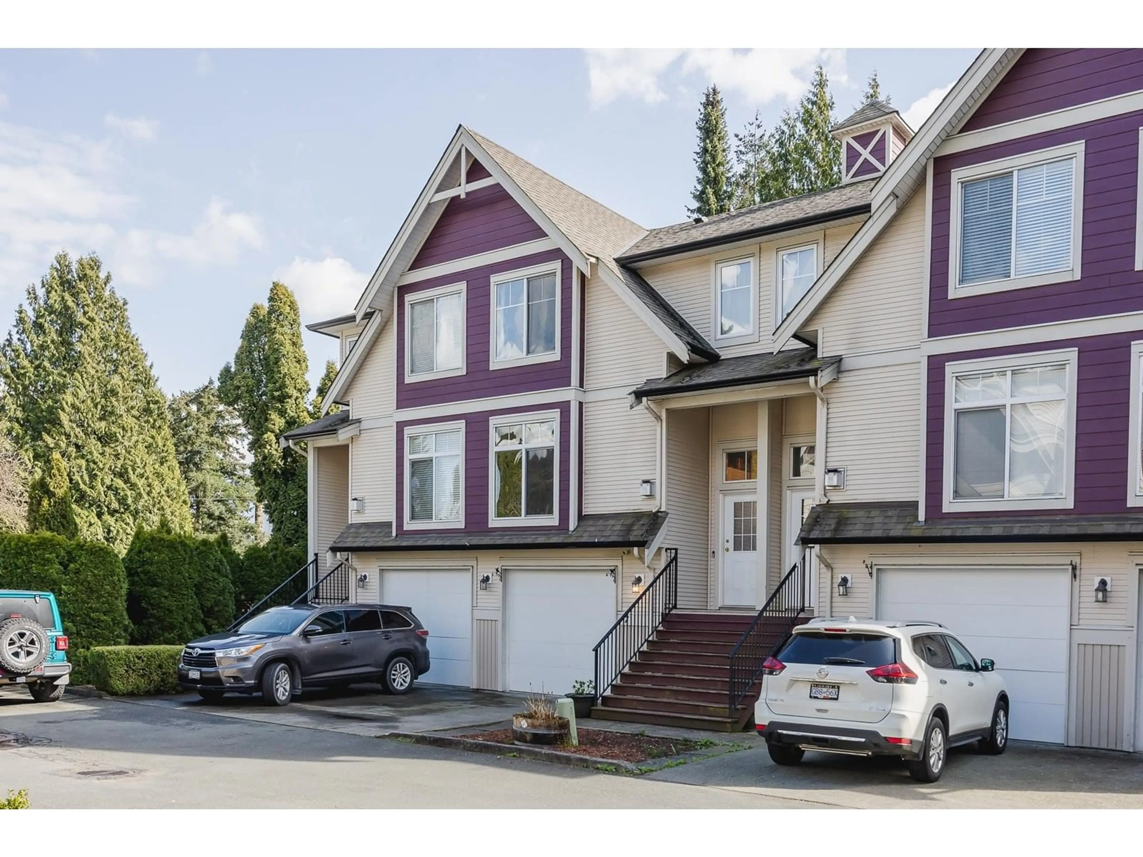 Home with vinyl exterior material, street for 7 - 46608 YALE ROAD, Chilliwack British Columbia V2P0A4