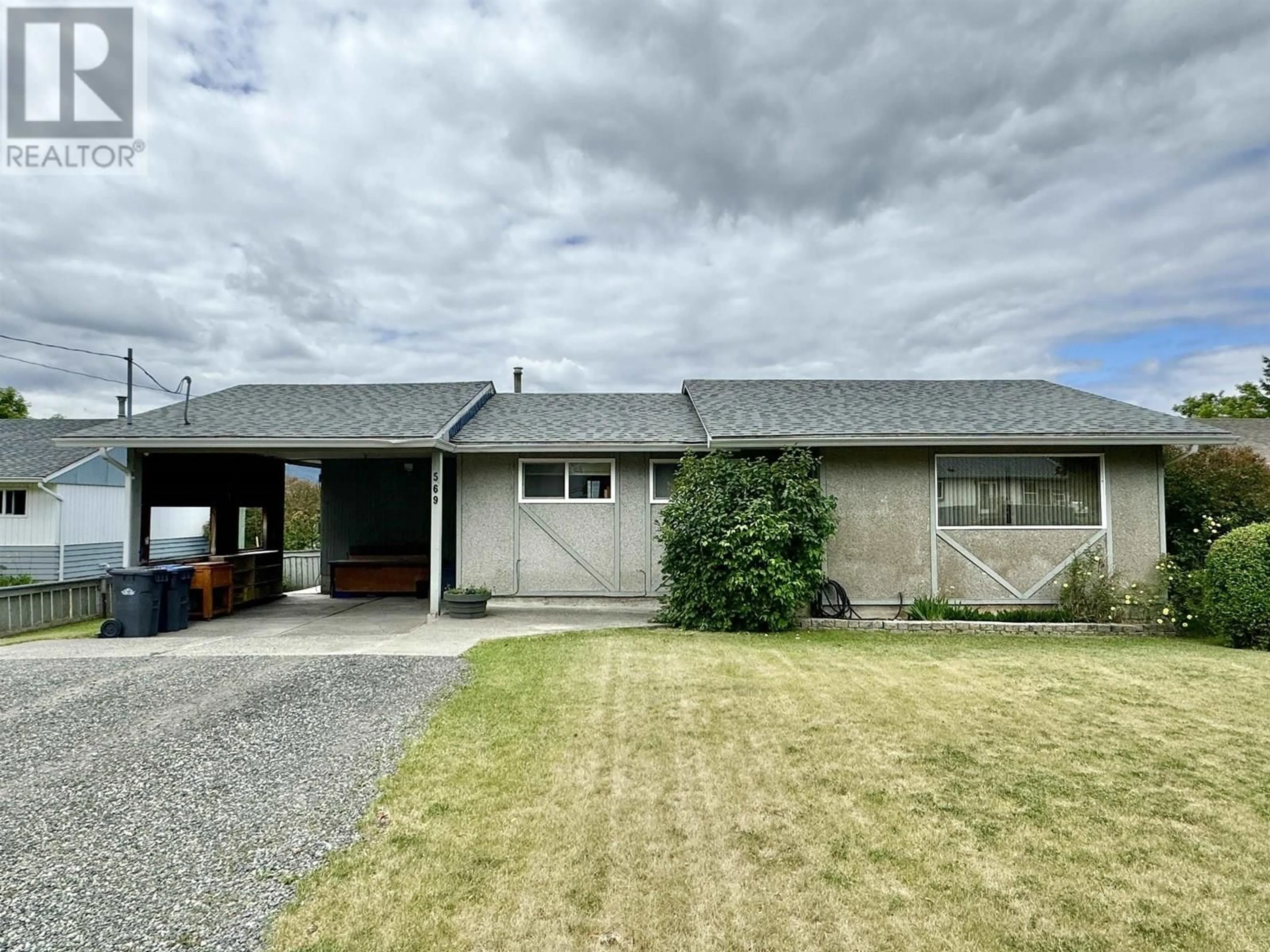 Home with vinyl exterior material, water/lake/river/ocean view for 569 NINTH AVENUE, Williams Lake British Columbia V2G2K5