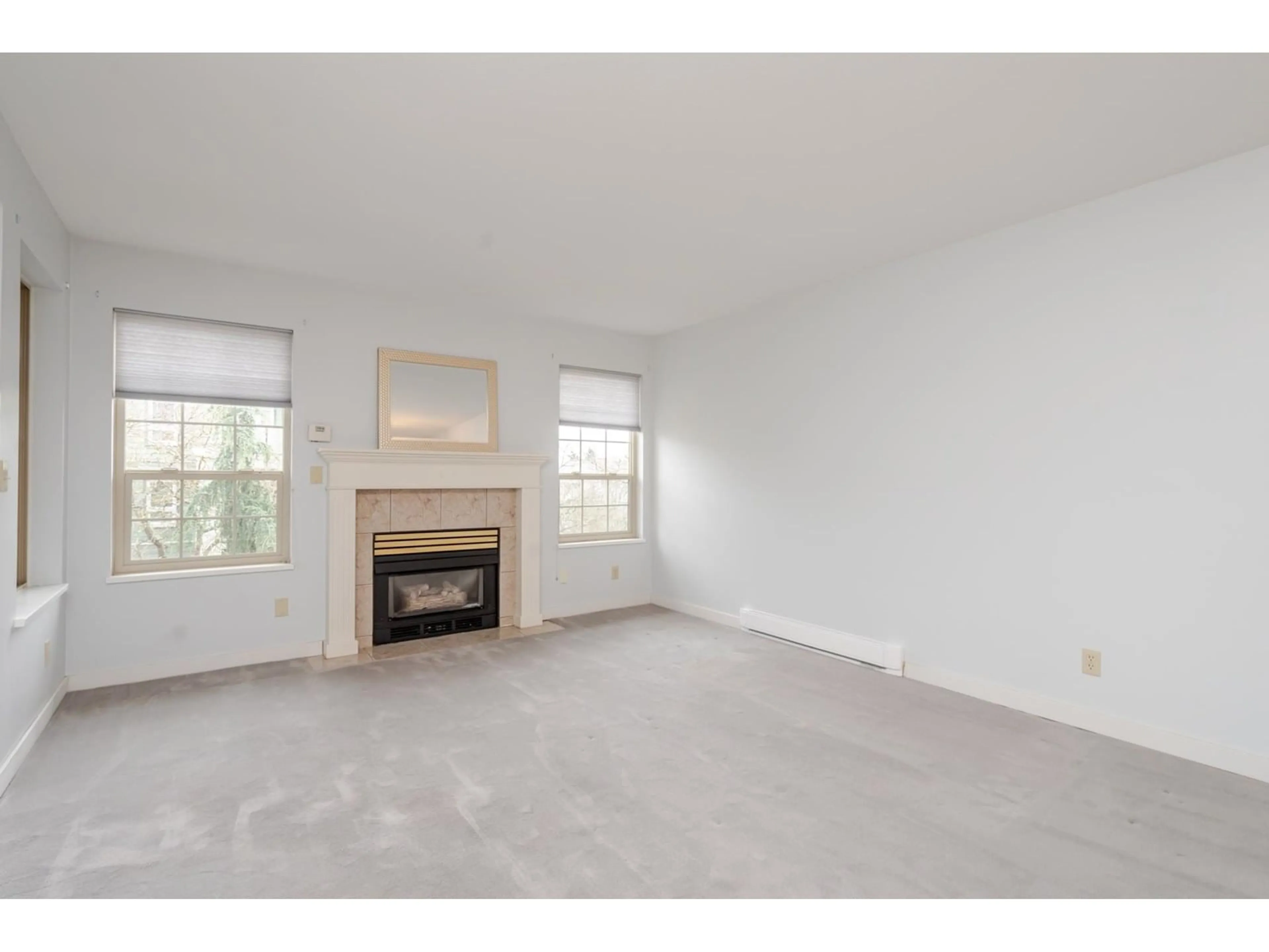 A pic of a room for 304 - 1488 MERKLIN, White Rock British Columbia V4B4C3