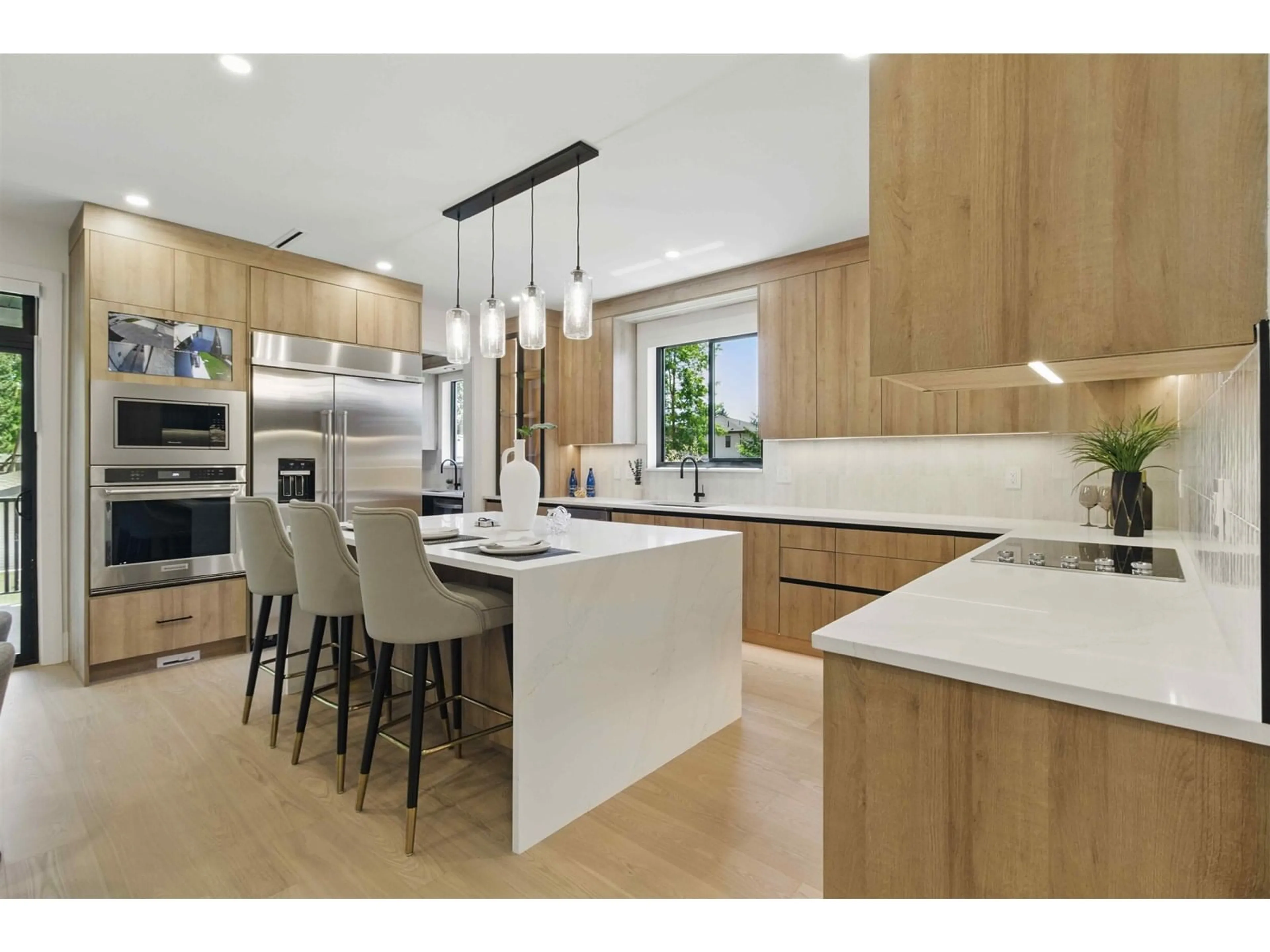 Open concept kitchen, unknown for 6076 172, Surrey British Columbia V3S3Z7