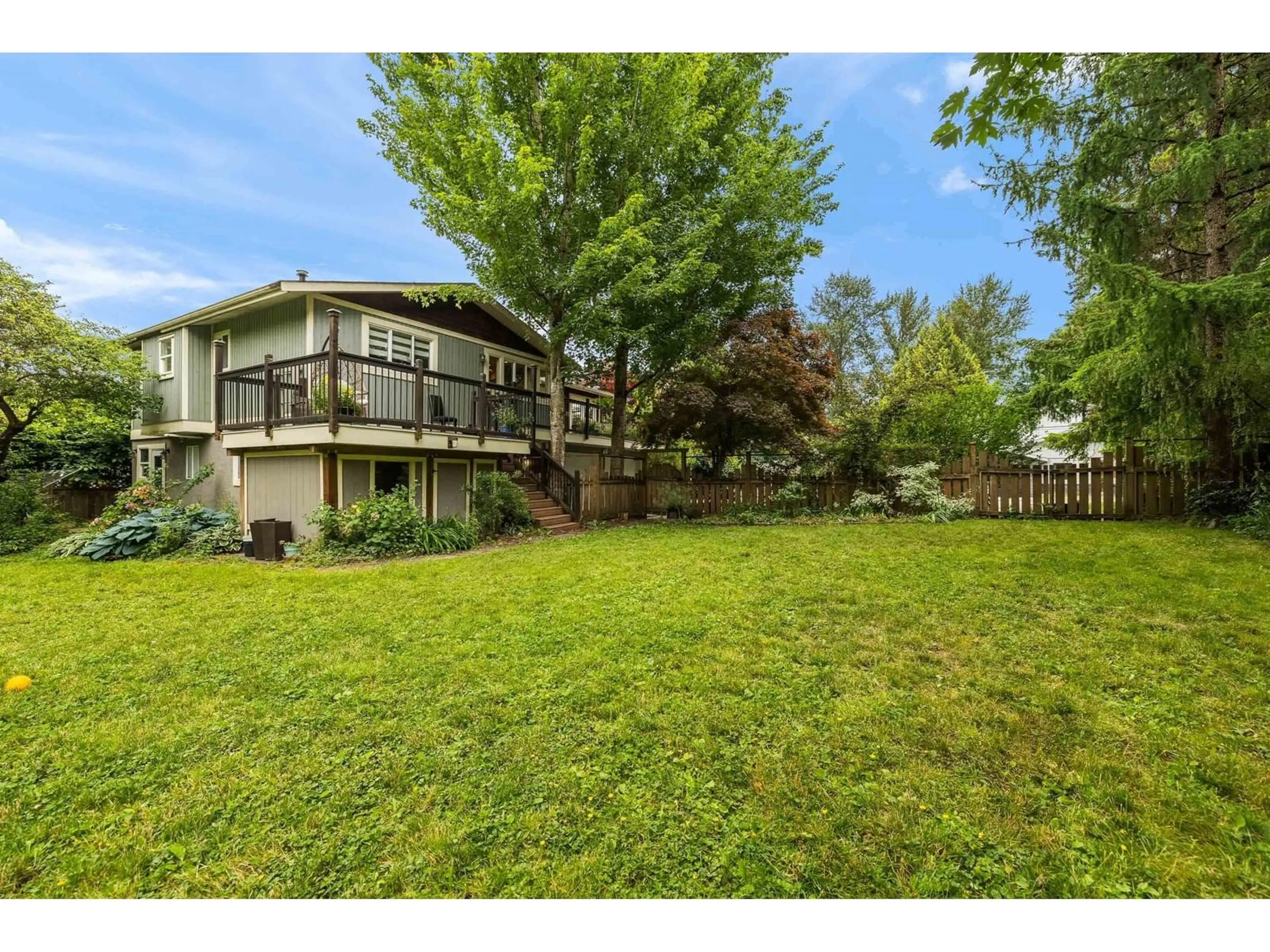 A pic from outside/outdoor area/front of a property/back of a property/a pic from drone, unknown for 34481 MERLIN, Abbotsford British Columbia V2S5K8