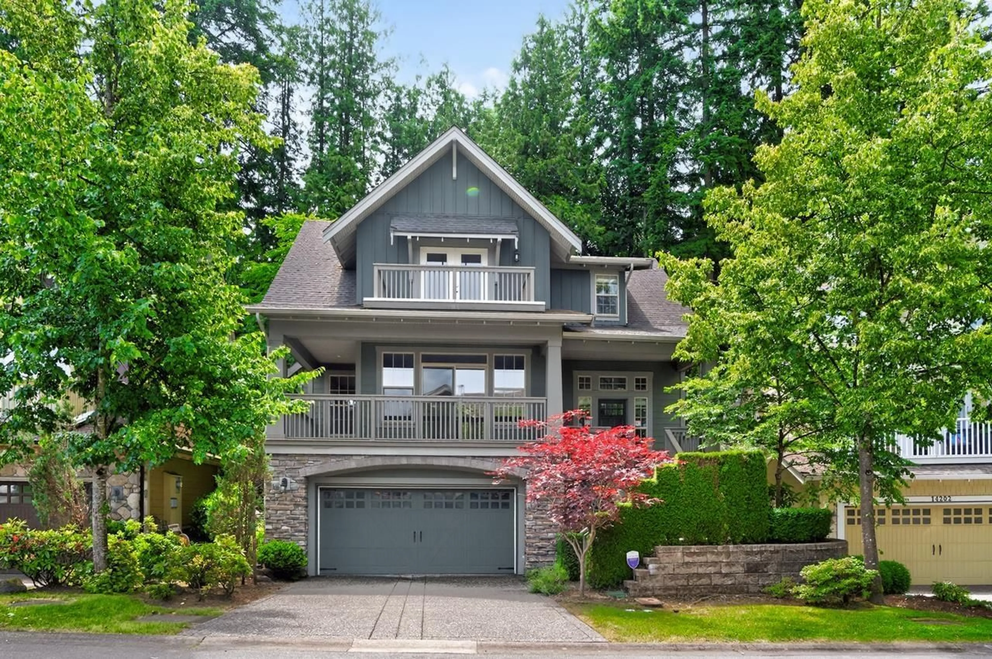 Home with vinyl exterior material, street for 14208 36A, Surrey British Columbia V4P0C2