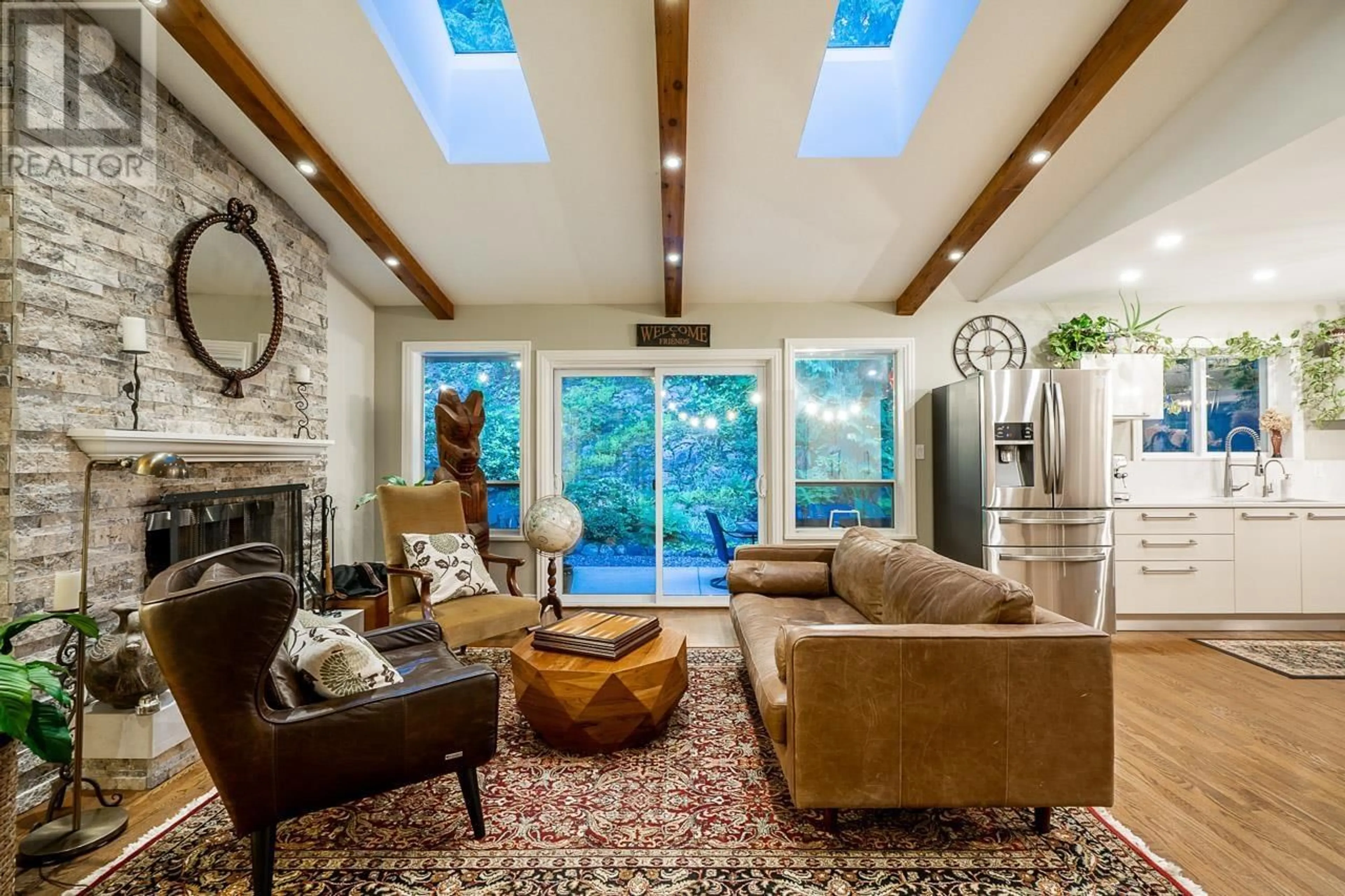 Living room with furniture, unknown for 5685 WESTPORT ROAD, West Vancouver British Columbia V7W1V3
